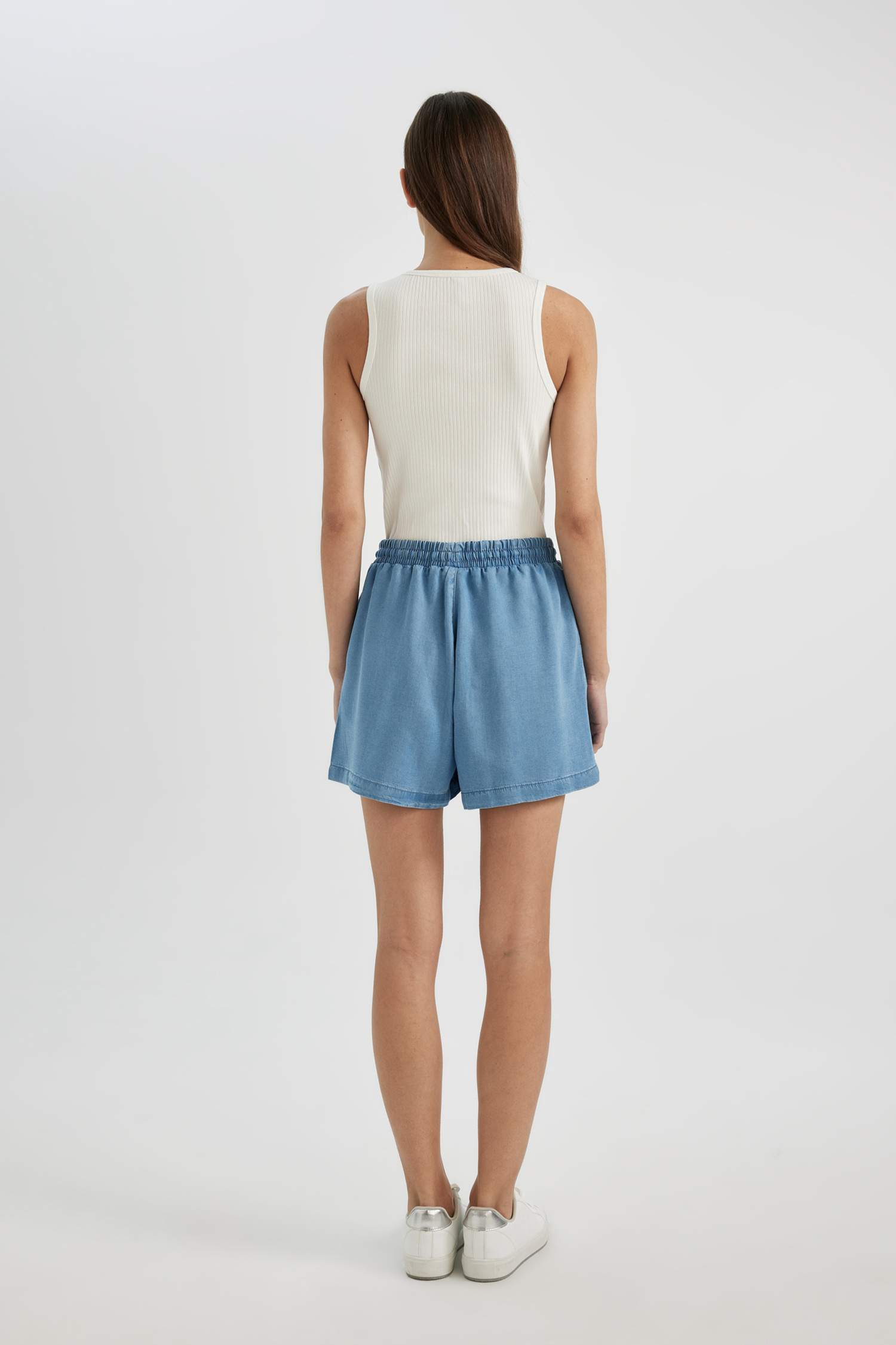 شورت جينز بخصر عالي