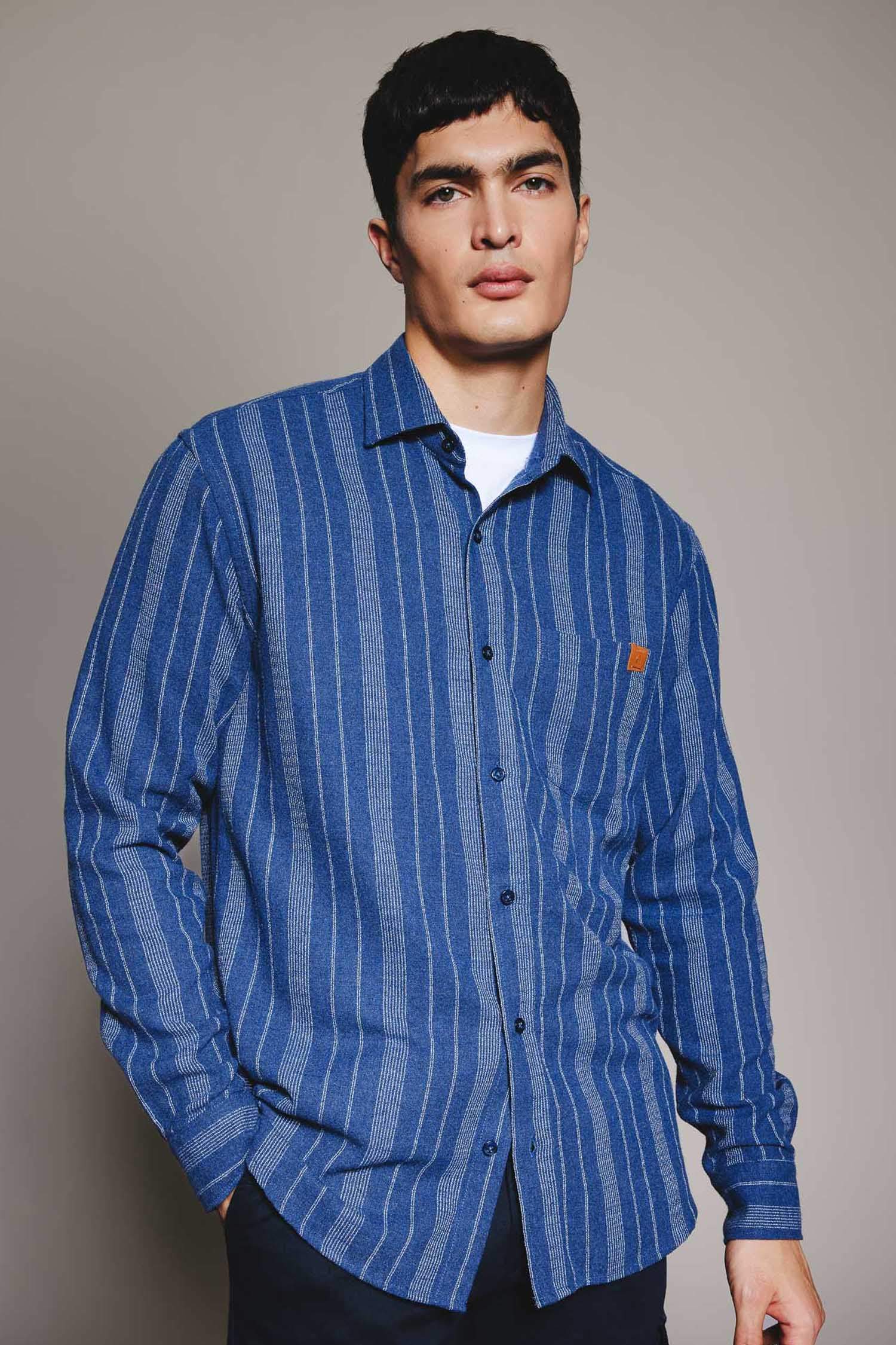 Regular Fit Cep Detaylı Çizgili Krep Uzun Kollu Gömlek