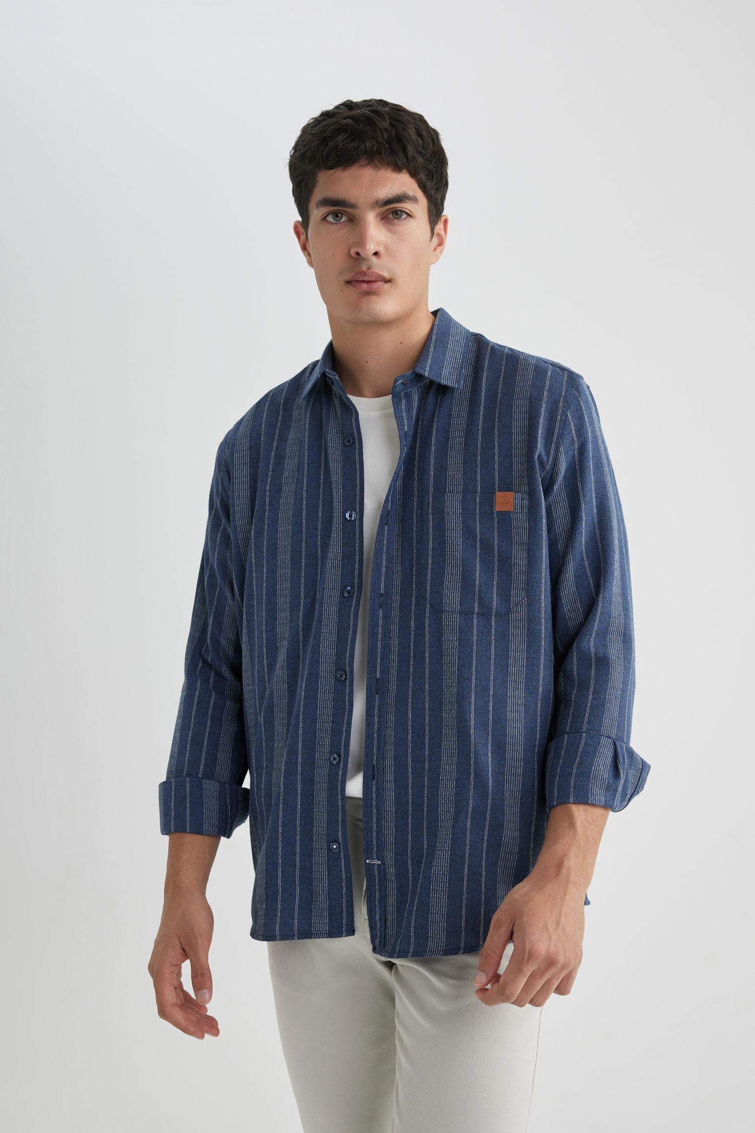 Regular Fit Cep Detaylı Çizgili Krep Uzun Kollu Gömlek