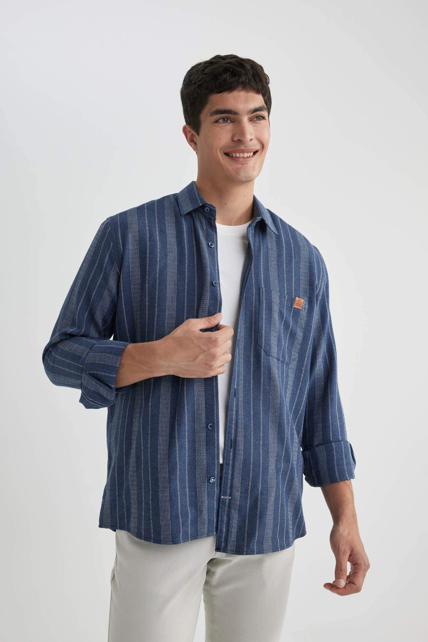Regular Fit Cep Detaylı Çizgili Krep Uzun Kollu Gömlek