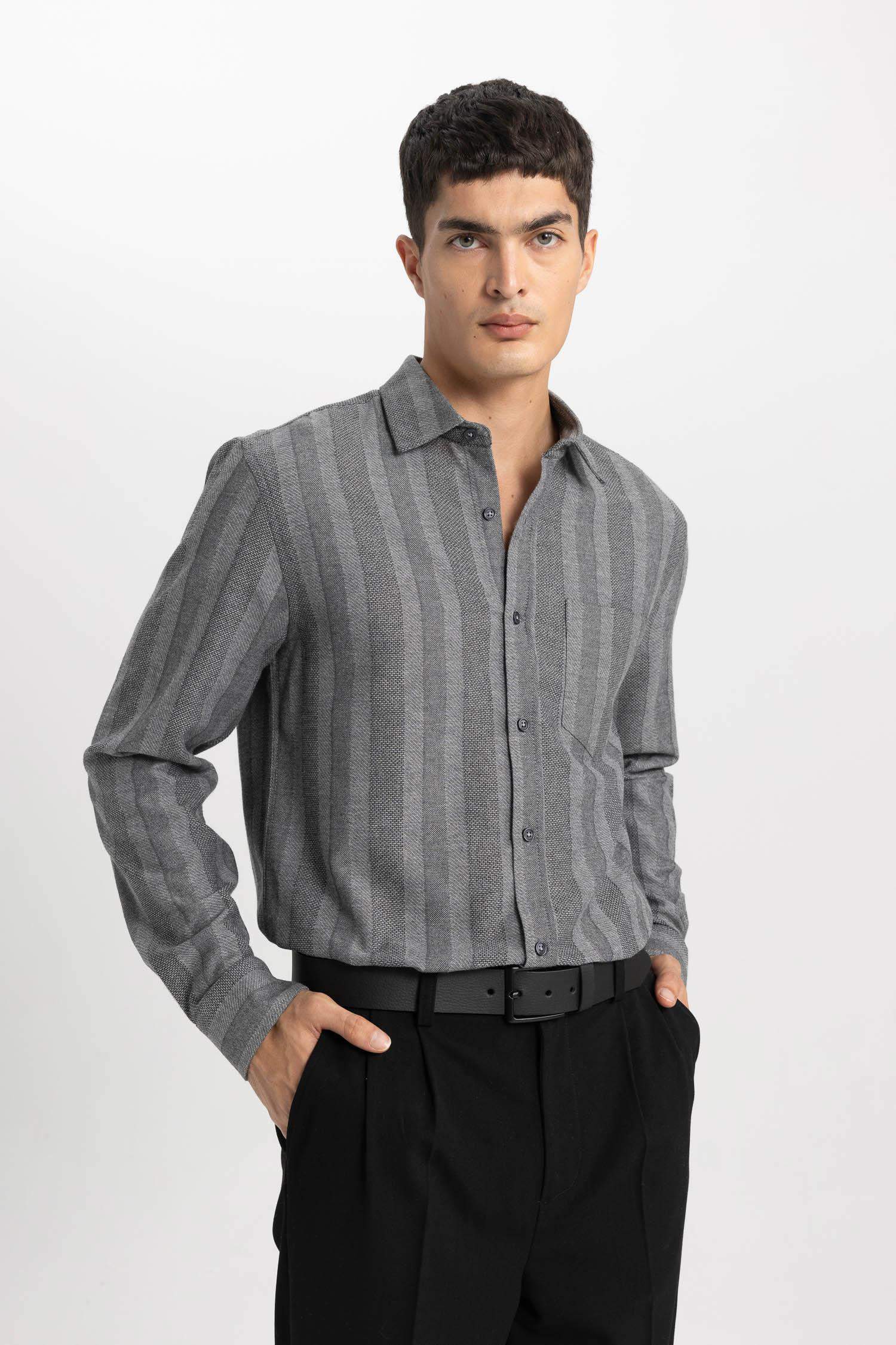 Regular Fit Çizgili Dokulu Uzun Kollu Gömlek