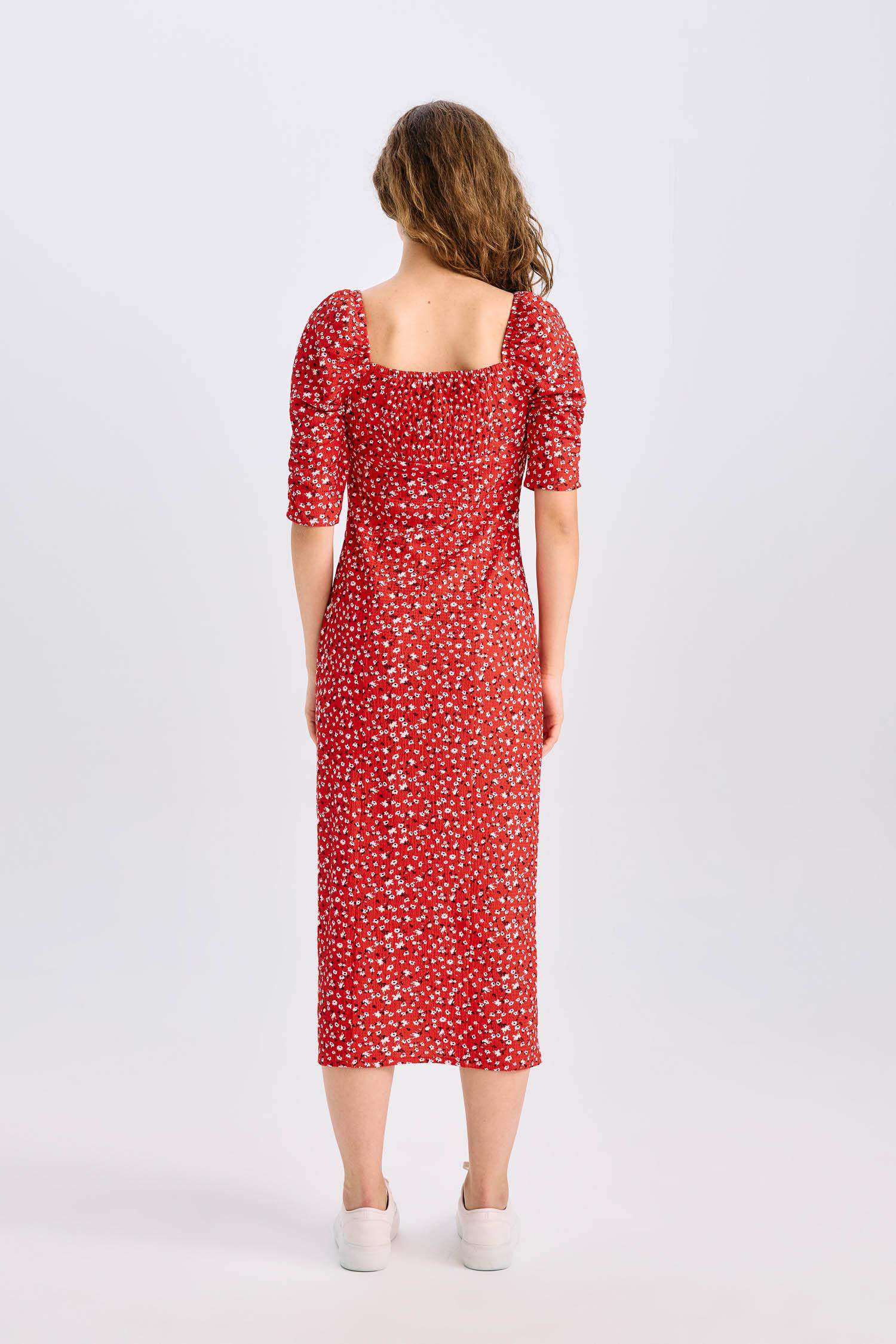 Платье миди с квадратным вырезом, цветочным узором и рукавами 3/4