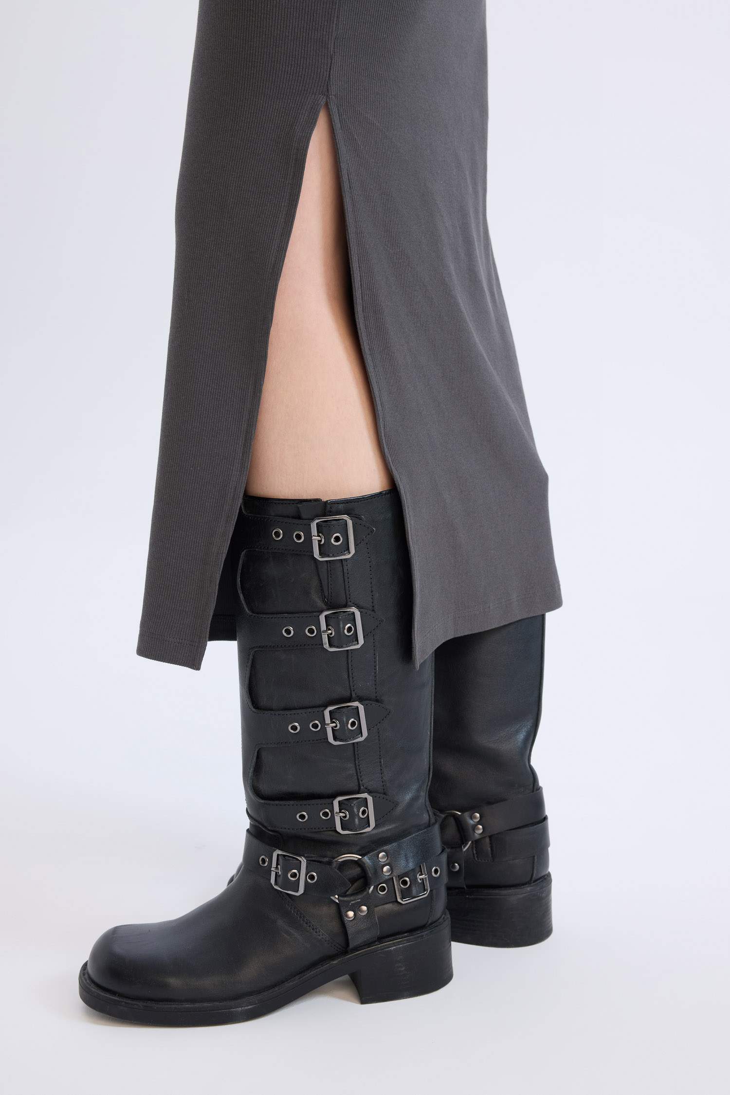 فستان طويل مضلع نص ردن بوديكون بياخة مستديرة