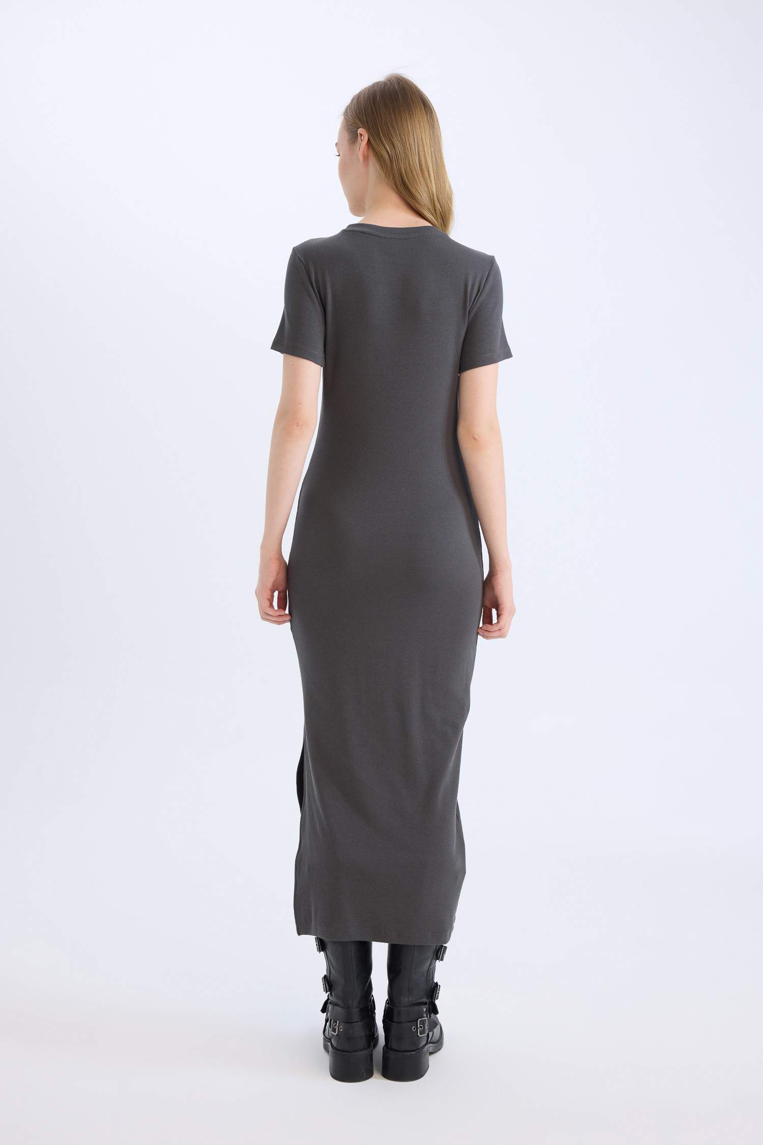 فستان طويل مضلع نص ردن بوديكون بياخة مستديرة