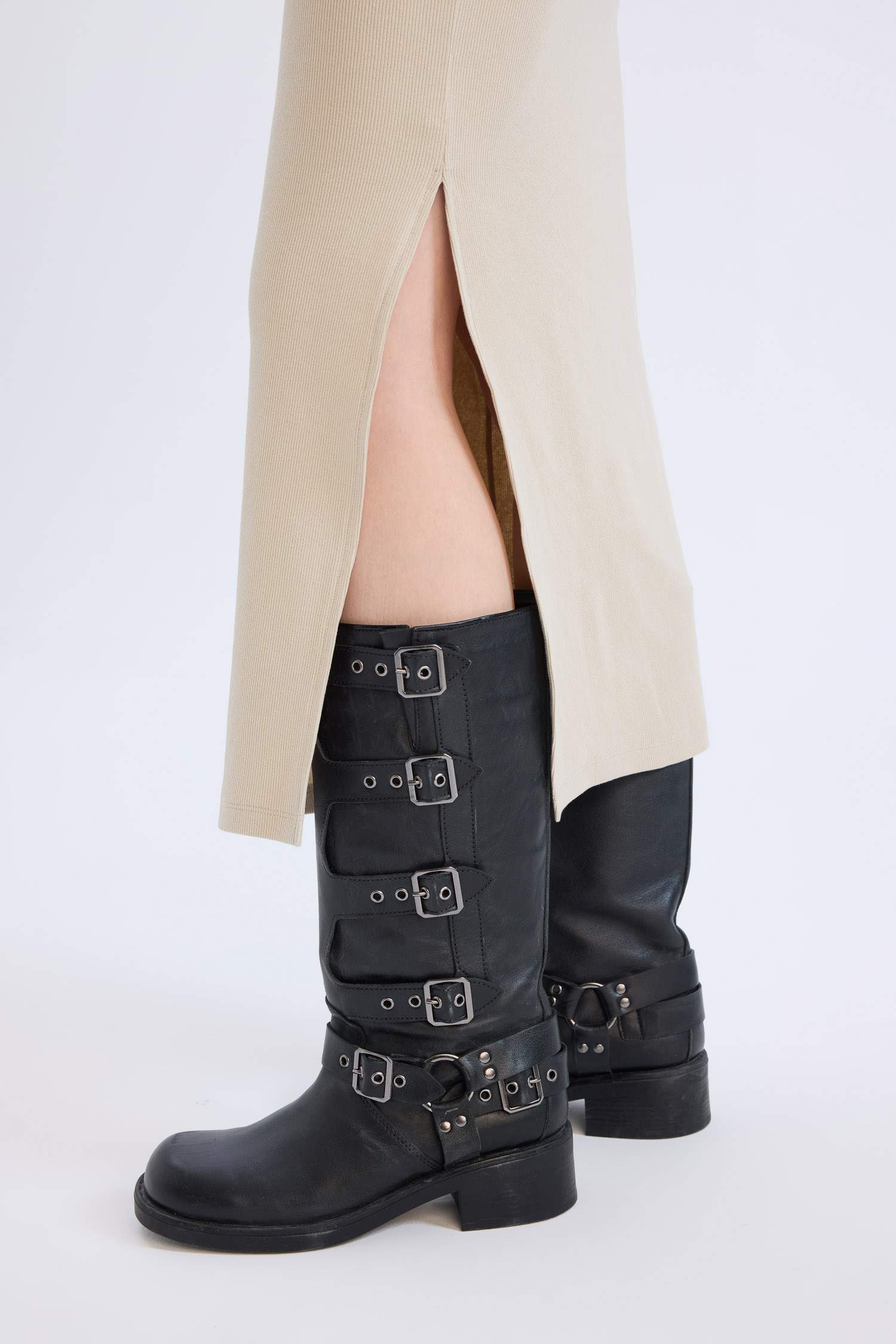 فستان طويل مضلع نص ردن بوديكون بياخة مستديرة