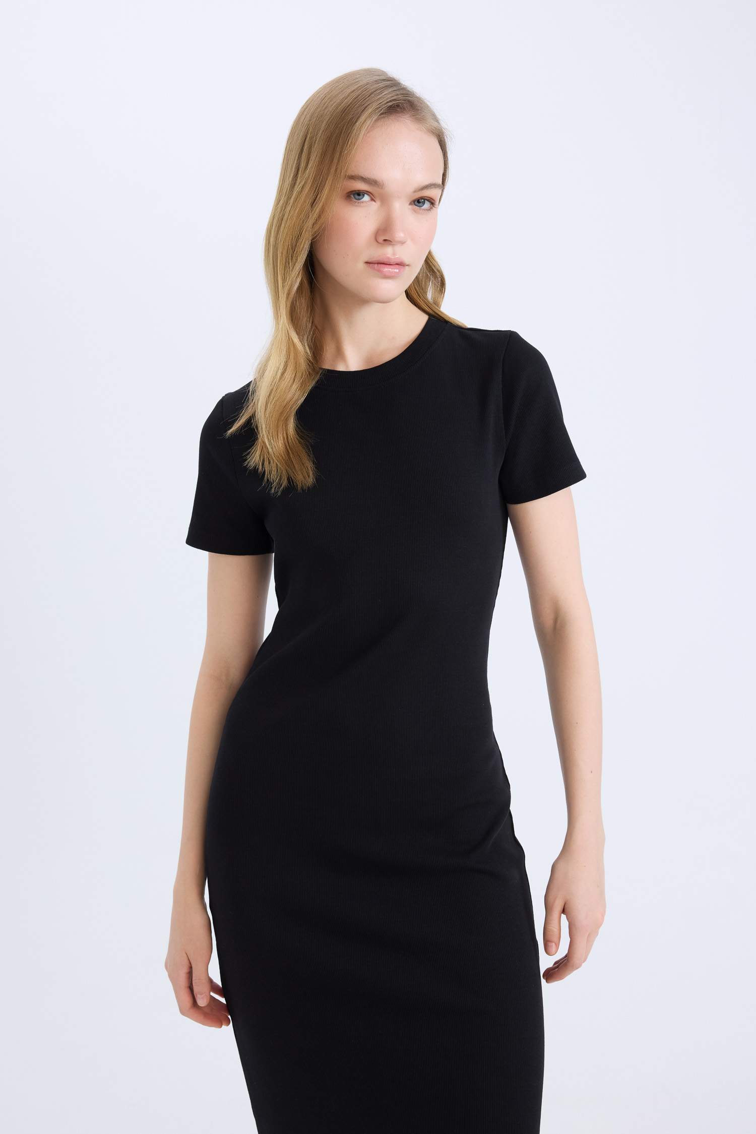 فستان طويل مضلع نص ردن بوديكون بياخة مستديرة