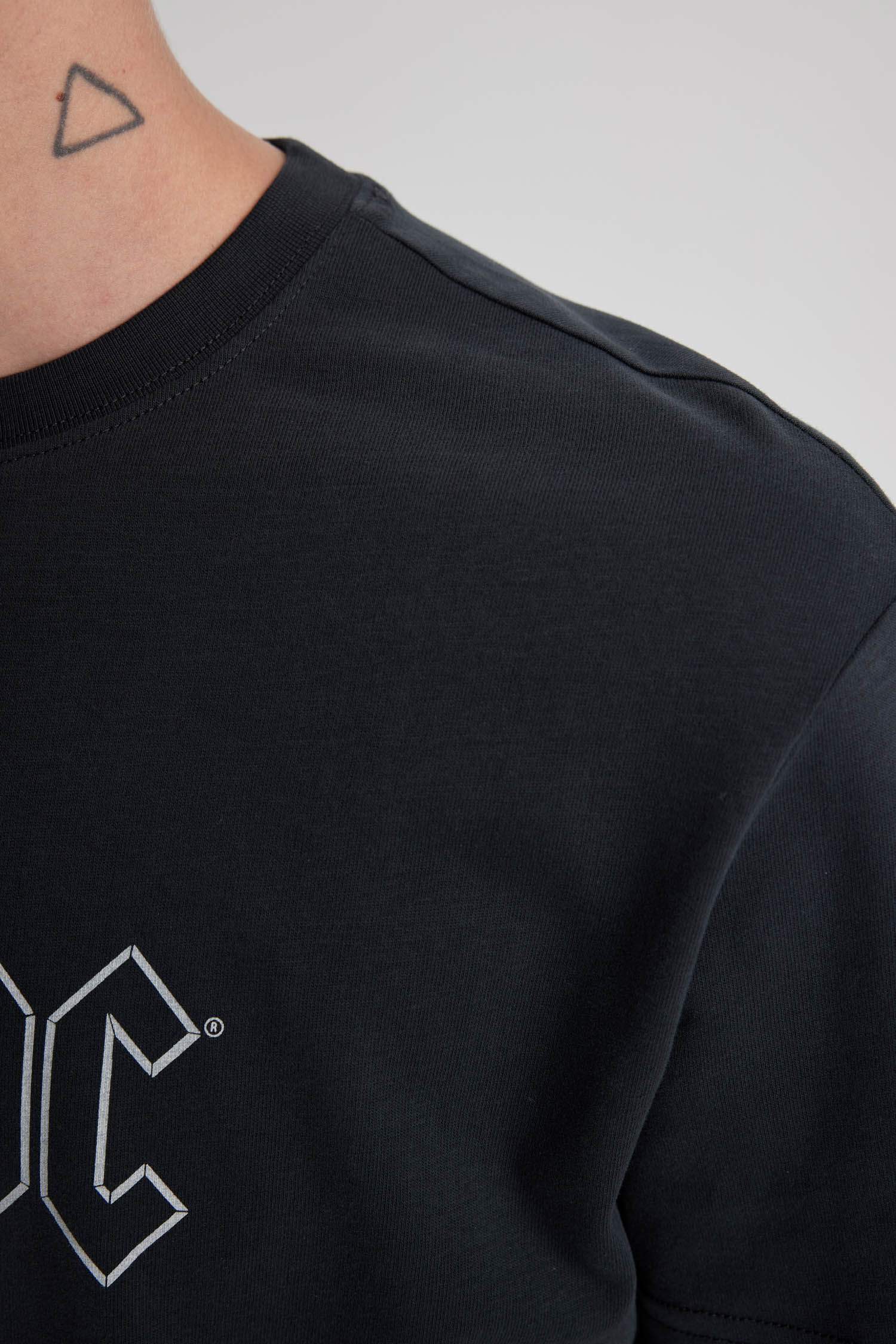 AC/DC Bisiklet Yaka Kısa Kollu Tişört