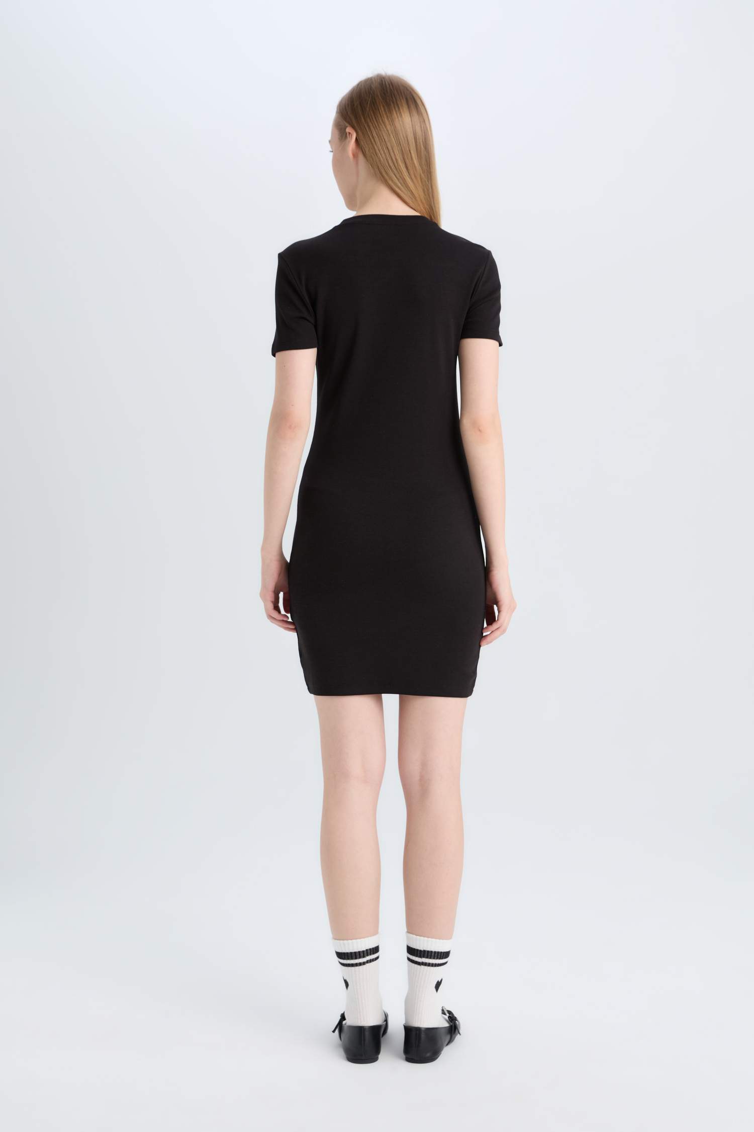 فستان قصير نص كم مضلع بوديكون