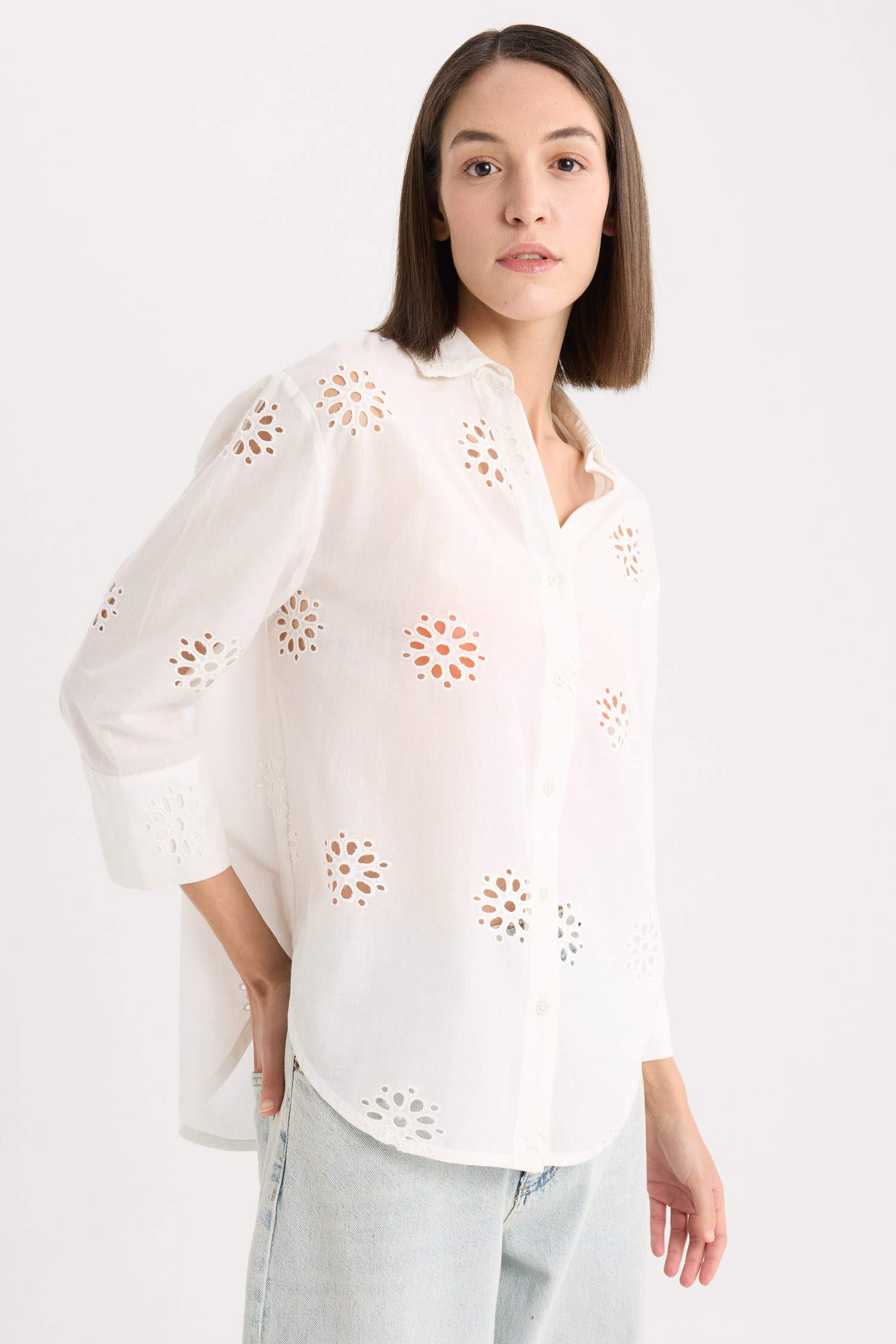 Рубашка оверсайз с длинными рукавами с вышивкой