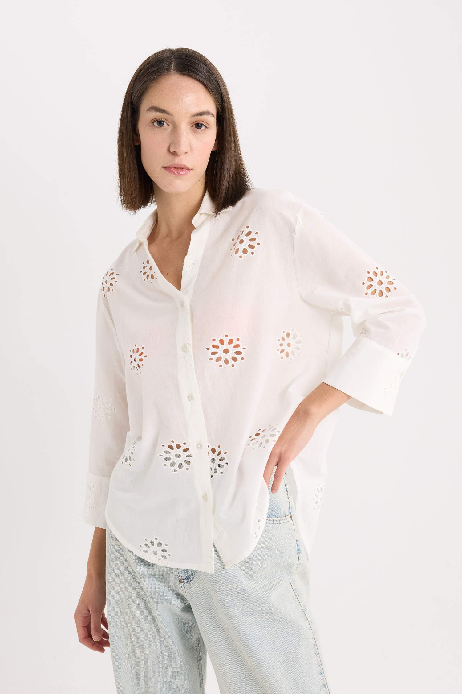 Рубашка оверсайз с длинными рукавами с вышивкой