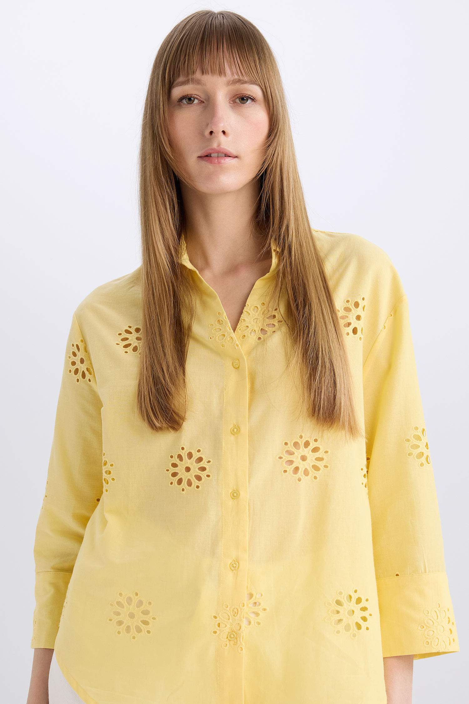 Рубашка оверсайз с длинными рукавами и воротником пиджачного типа с вышивкой