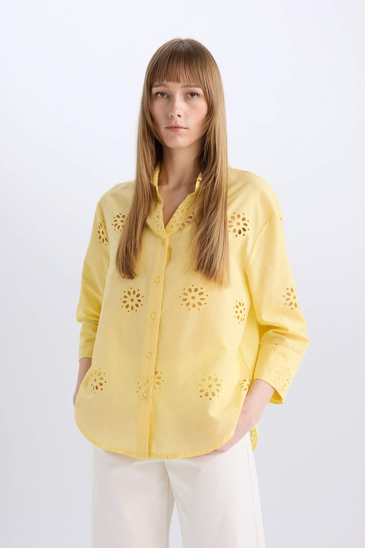 Рубашка оверсайз с длинными рукавами и воротником пиджачного типа с вышивкой