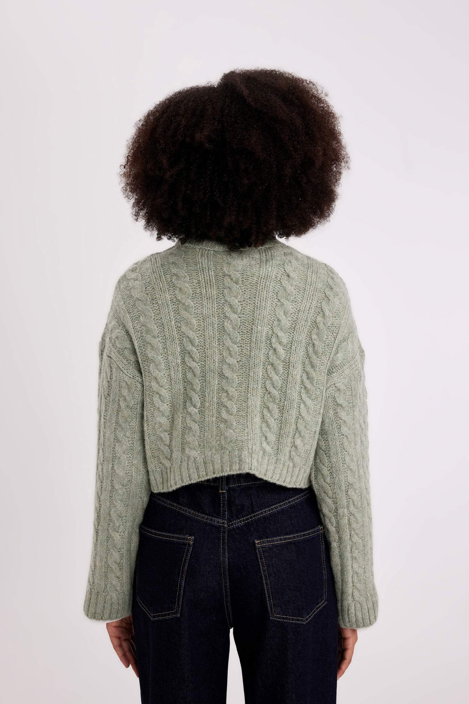 Трикотажный свитер с воротником под горло