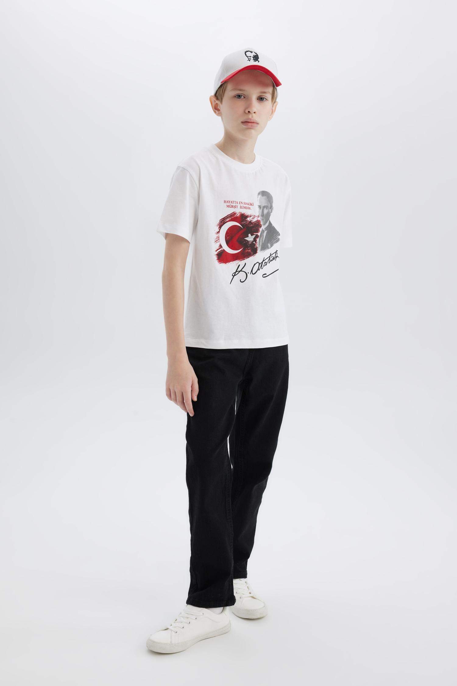 Boy Straight Fit Standard Leg Jeans