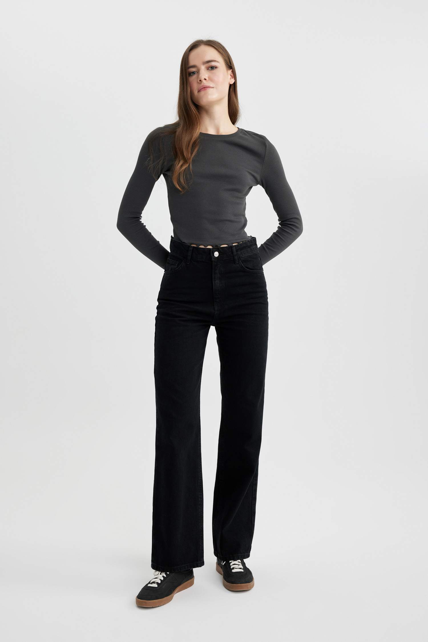 بنطلون جينز وايد ليج برجل واسع