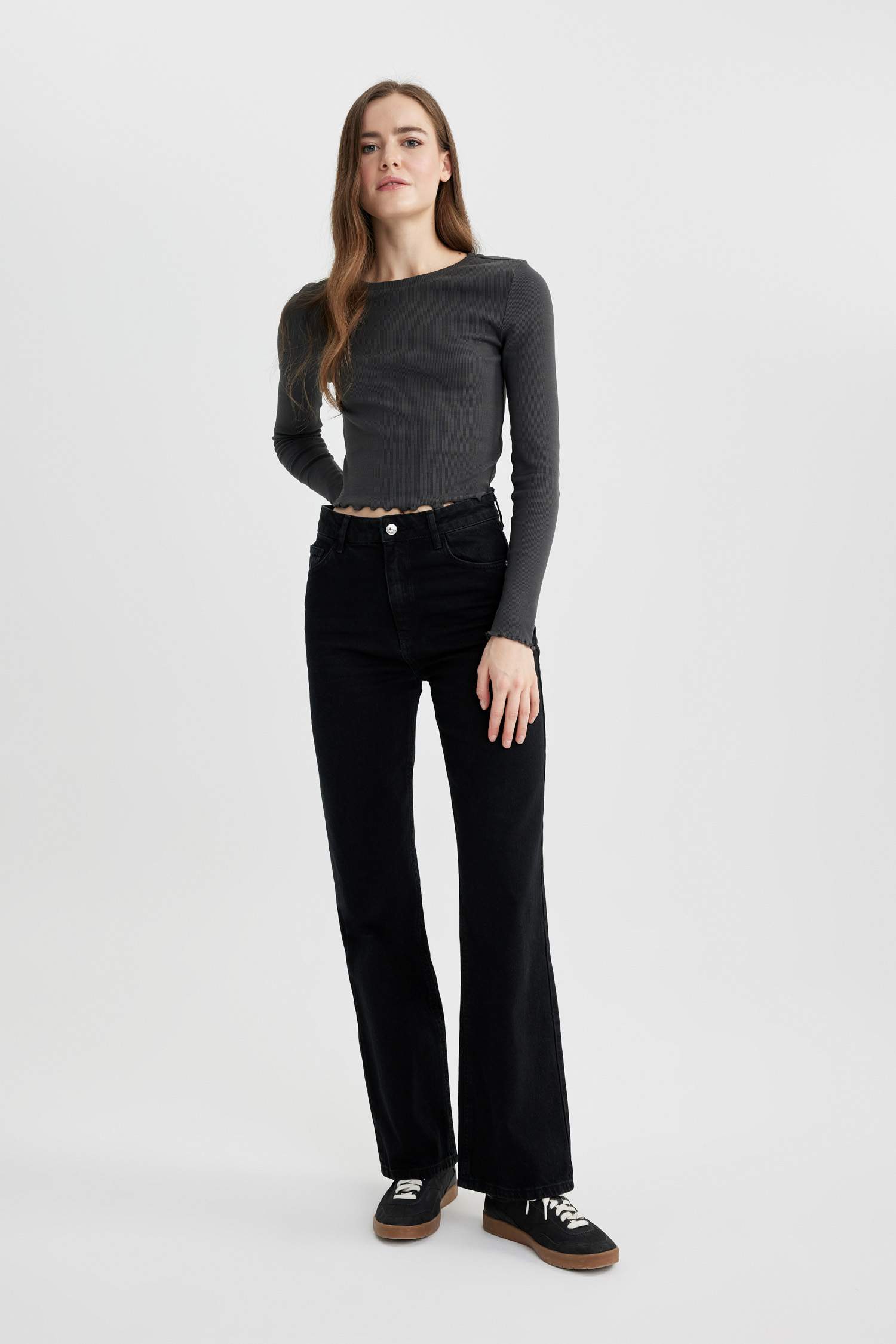 بنطلون جينز وايد ليج برجل واسع