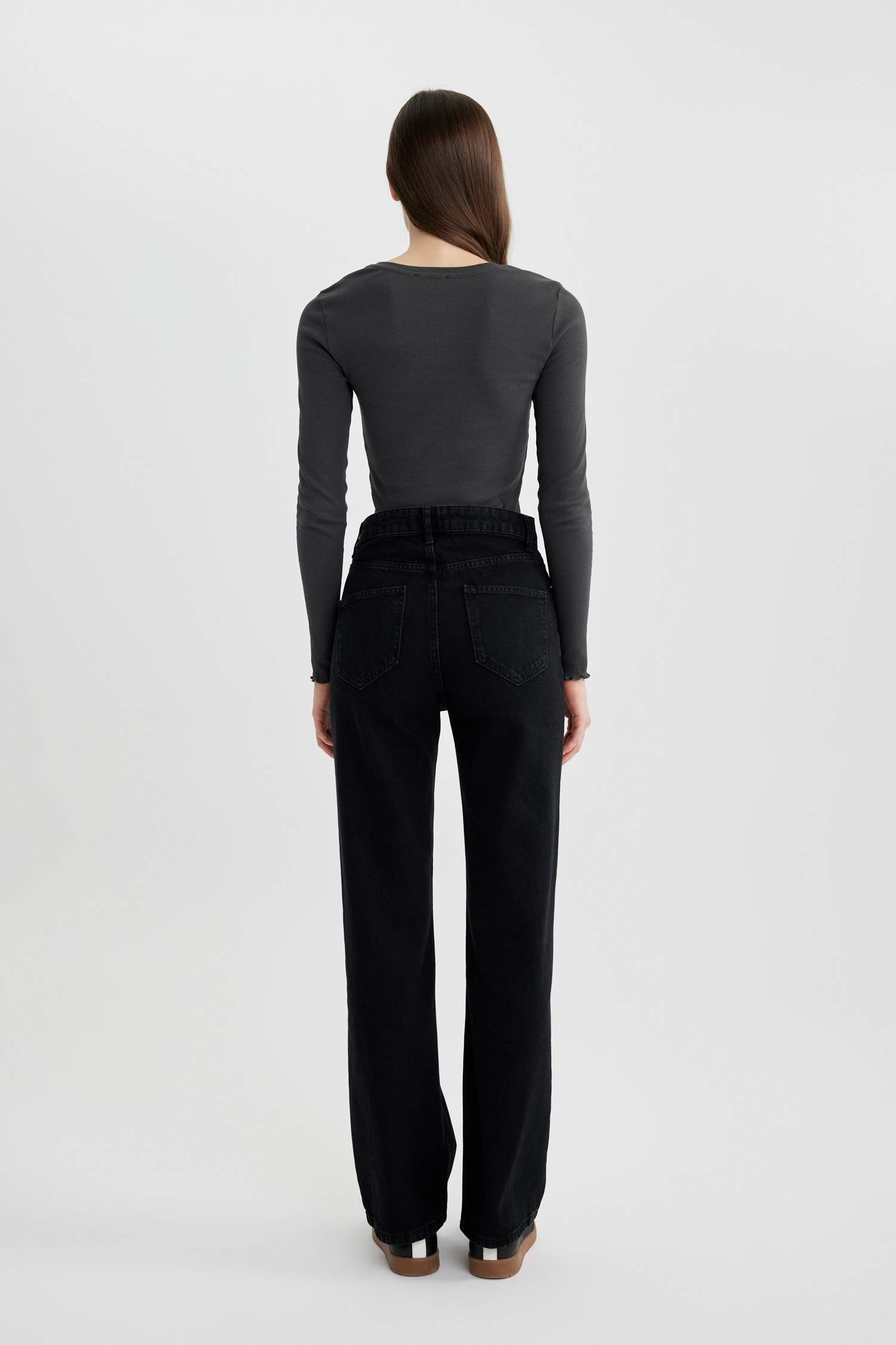 بنطلون جينز وايد ليج برجل واسع