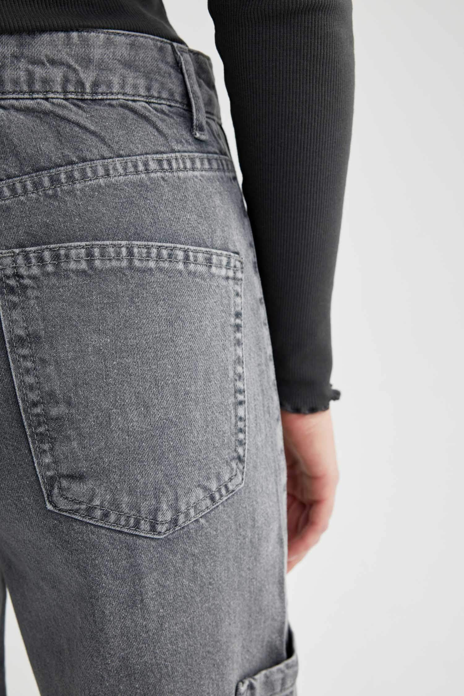 بنطرون جينز كارجو ولادي برجل واسع وخصر عالي