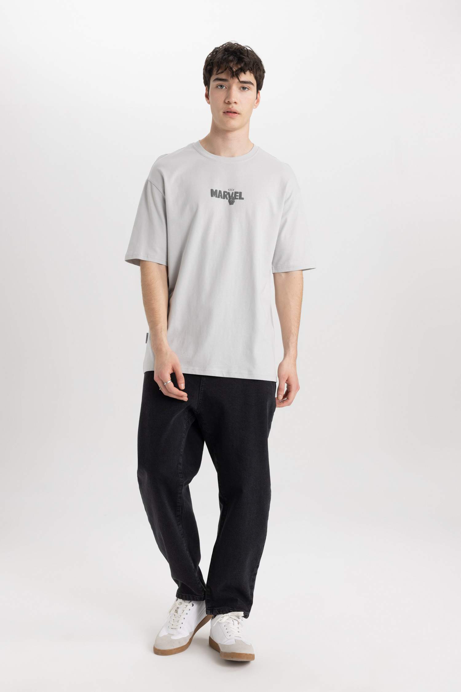 Marvel Logo Only Comfort Fit Crew Neck Short Sleeve T-Shirt