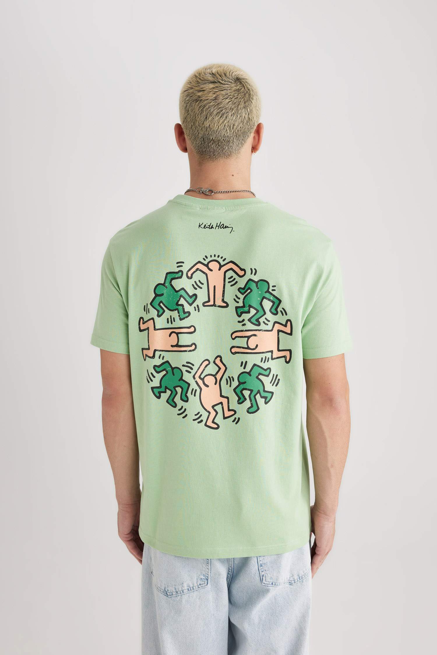 تيشيرت قصة عادية مطبوع برقبة مستديرة من كيث هارينغ