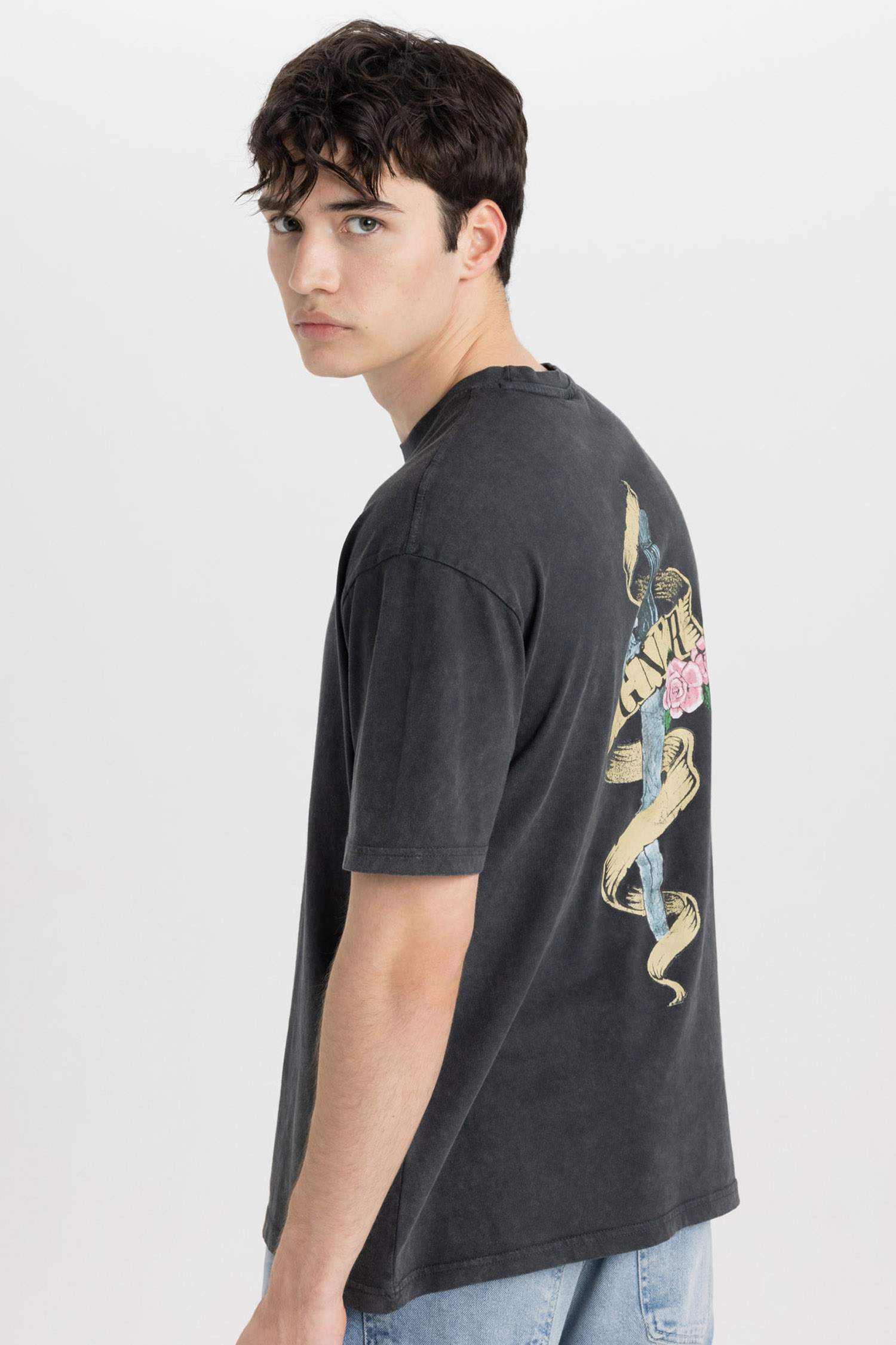 Regular Fit Guns N' Roses Licensed Crew Neck Printed Short Sleeve T-Shirt