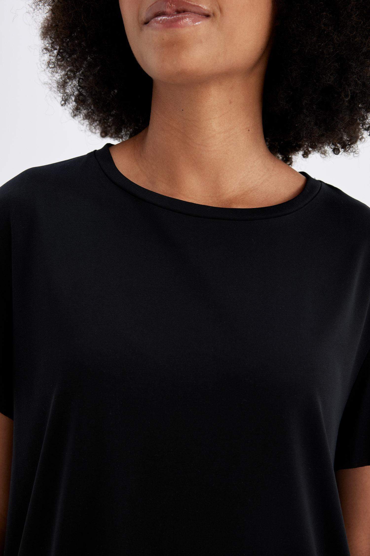 DeFactoFit Oversize Geniş Kalıp Bisiklet Yaka Sporcu Modal Kısa Kollu Tişört