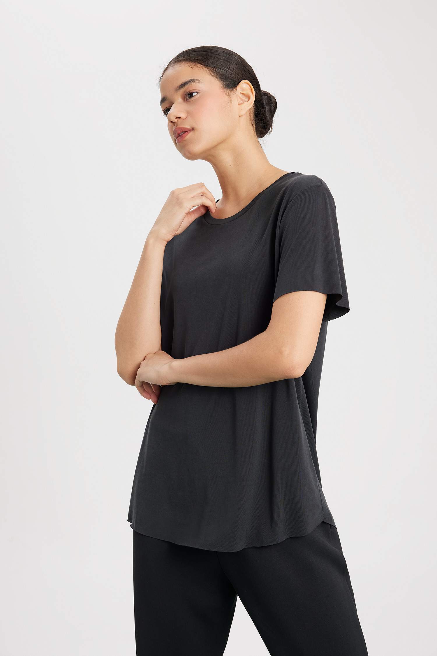 تي شيرت رياضي بريميوم اوفر سايز بياقة مستديرة