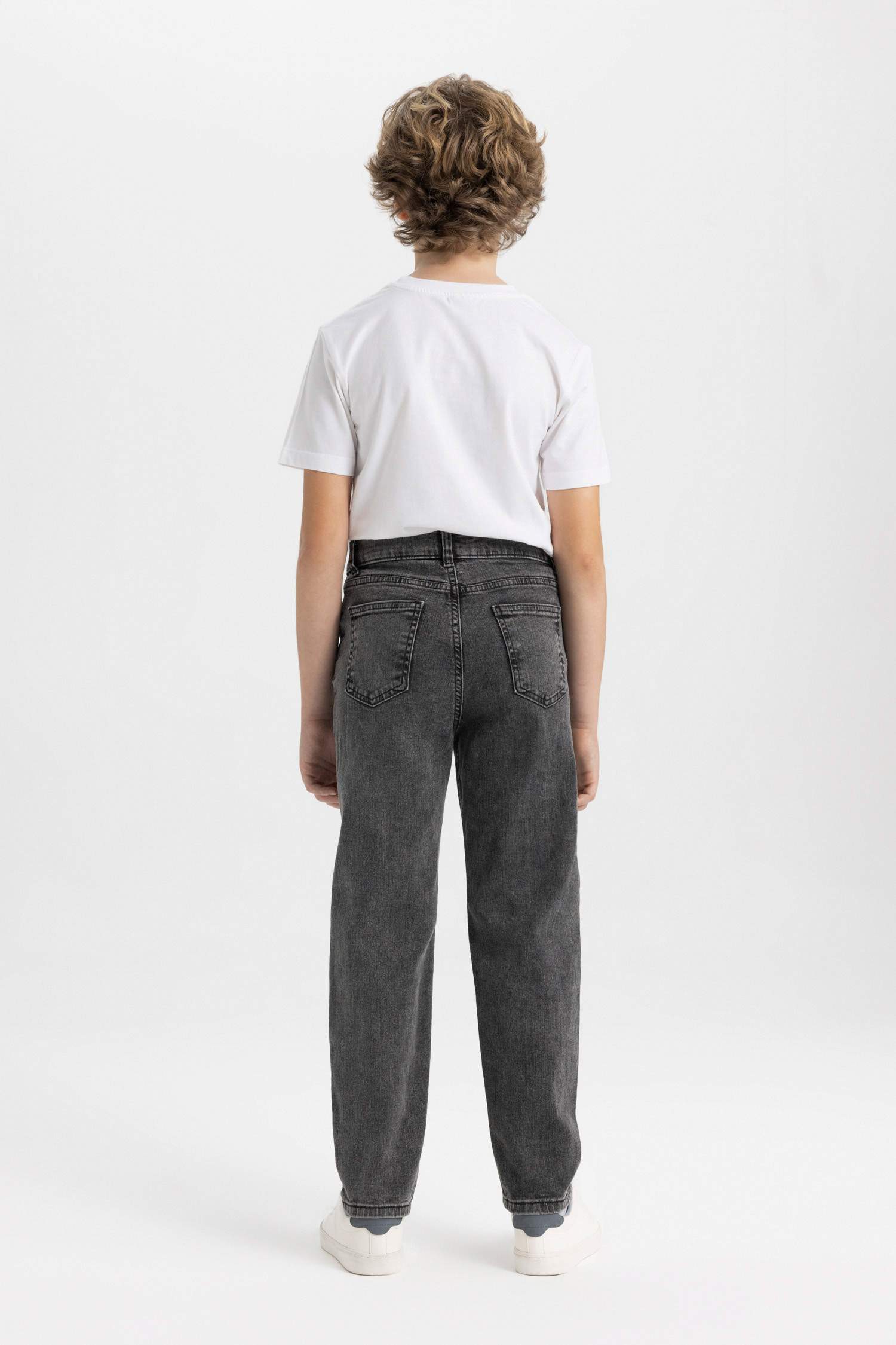 Straıght Fıt Yırtık Detaylı Düz Paça Jean Pantolon Erkek Çocuk