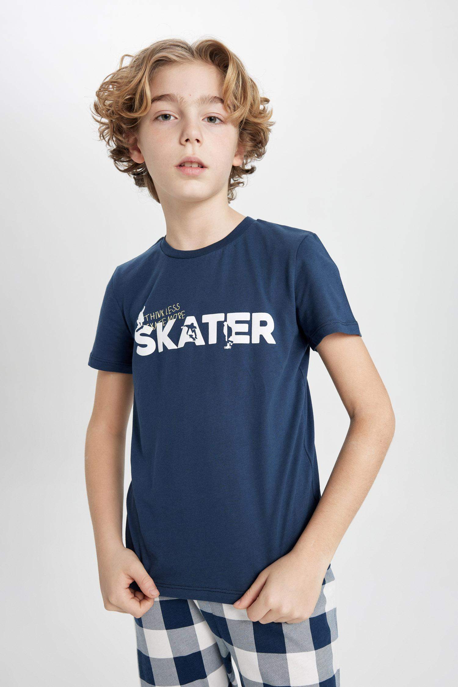 Erkek Çocuk Pijama Takımı Baskılı Kısa Kollu Üst Beli Lastikli Kareli Uzun Alt