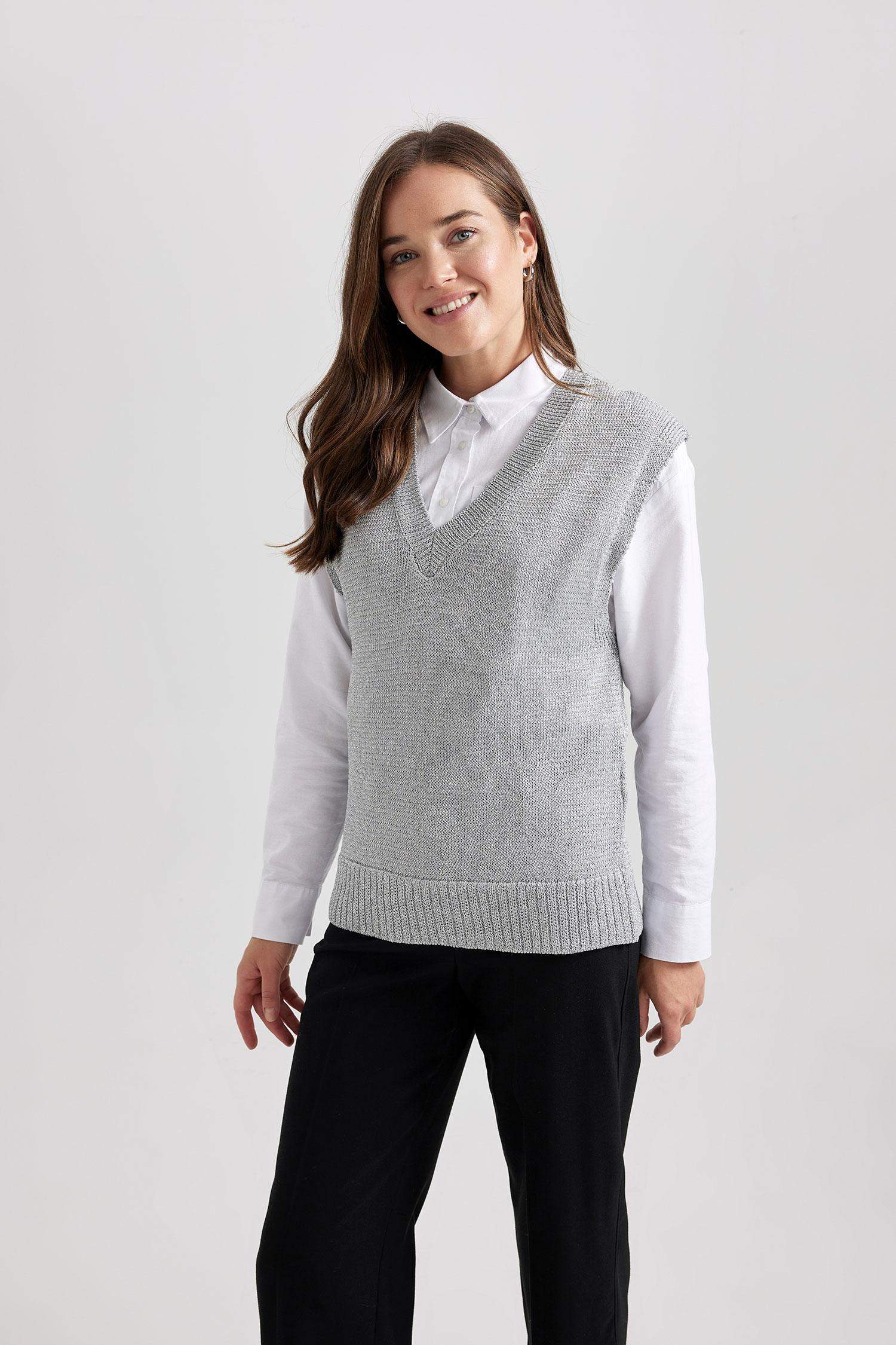 Regular Fit V-Neck Vest