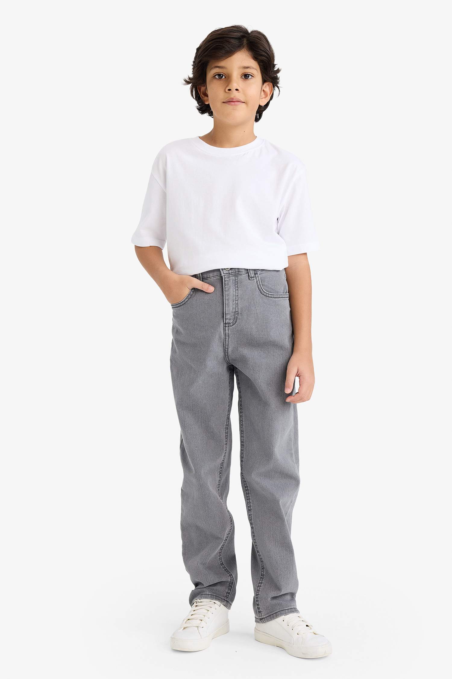 Джинсы стандартного кроя для мальчиков