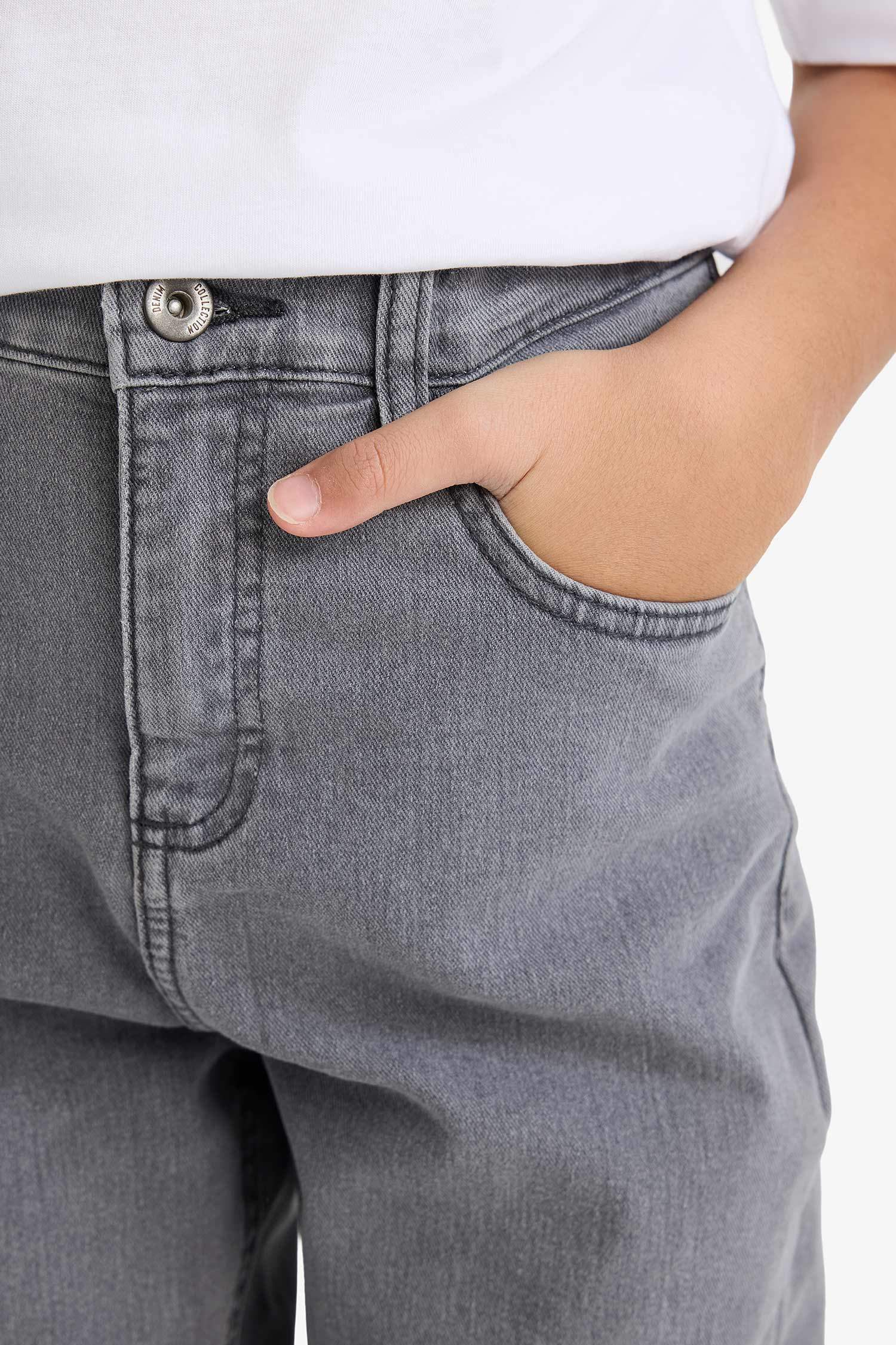 Джинсы стандартного кроя для мальчиков