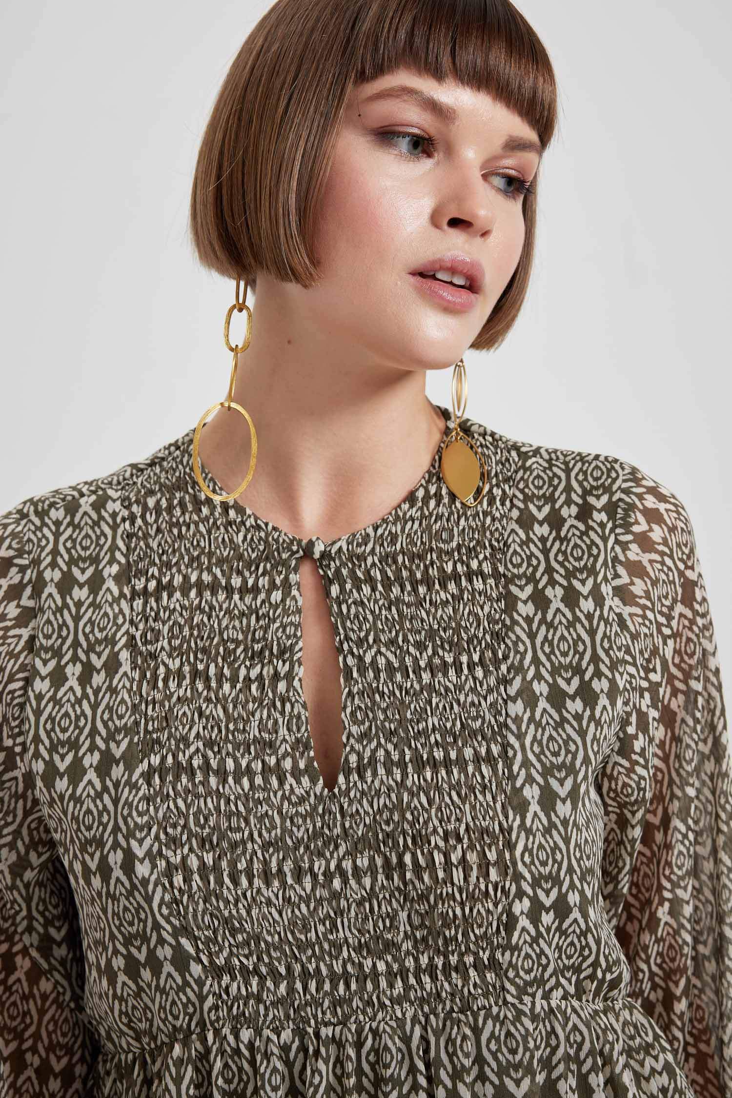 Round Collar Chiffon Mini Dress