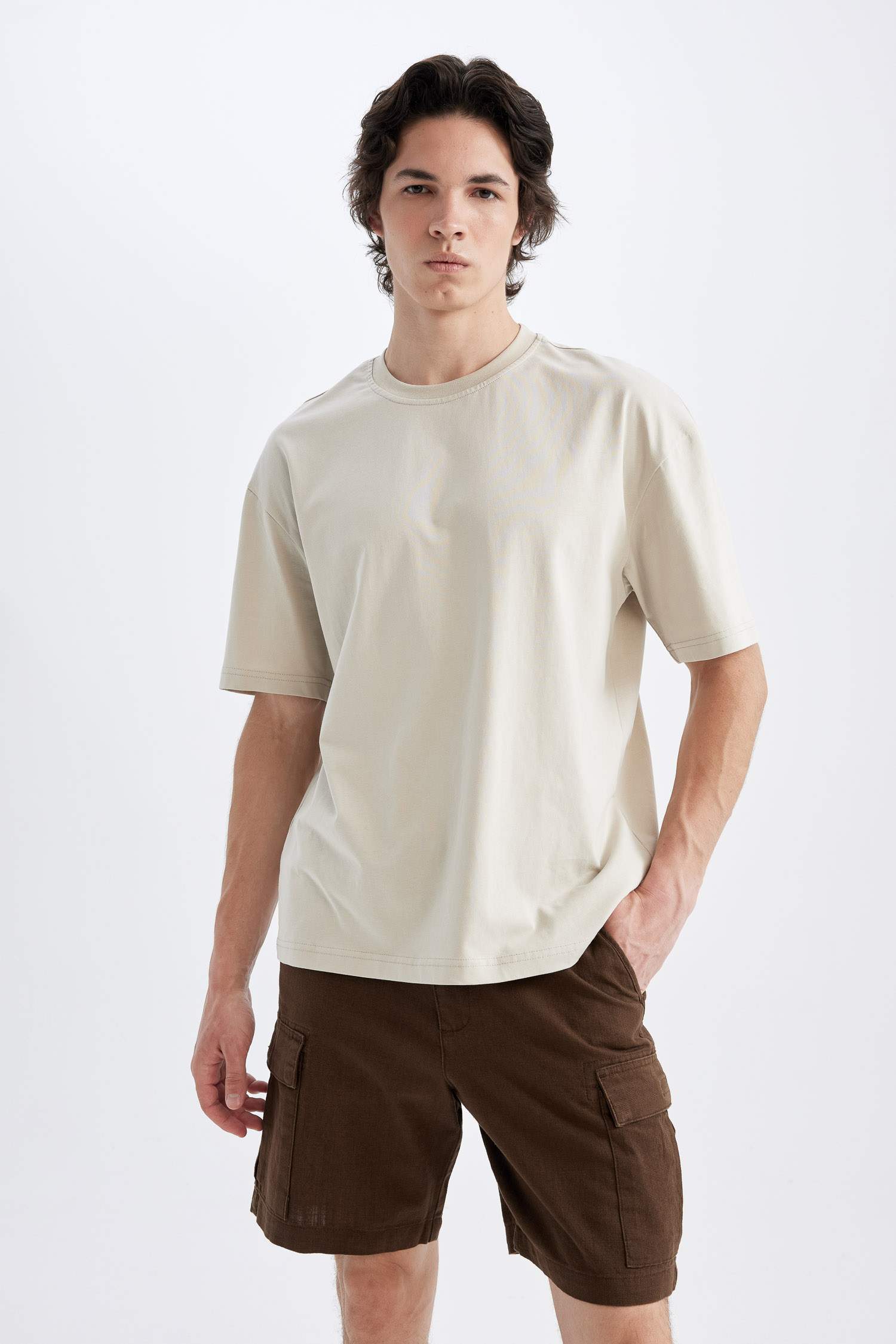 شورت كارجو قصة عادية بجيب ذو مظهر كتان