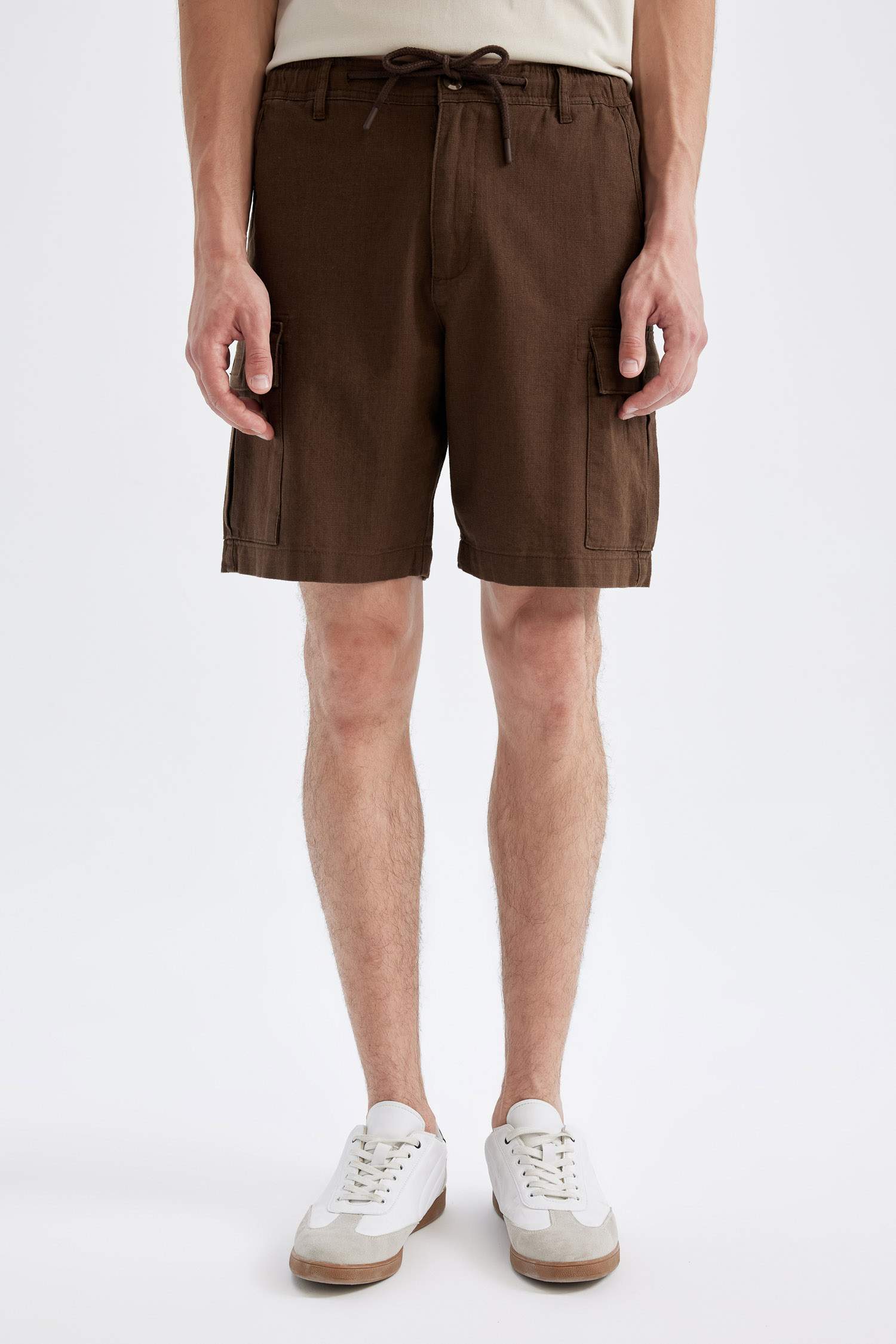 شورت كارجو قصة عادية بجيب ذو مظهر كتان