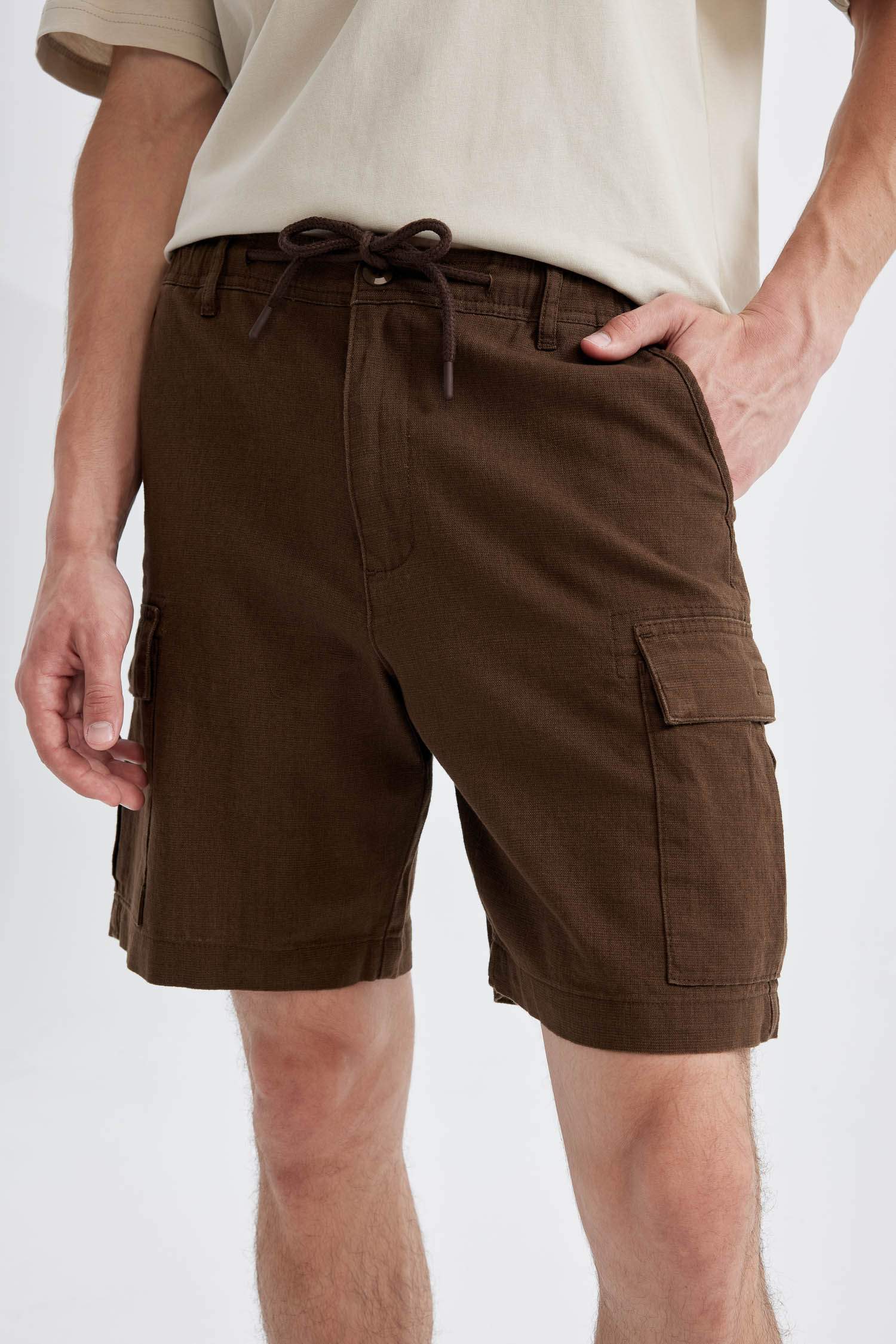 شورت كارجو قصة عادية بجيب ذو مظهر كتان