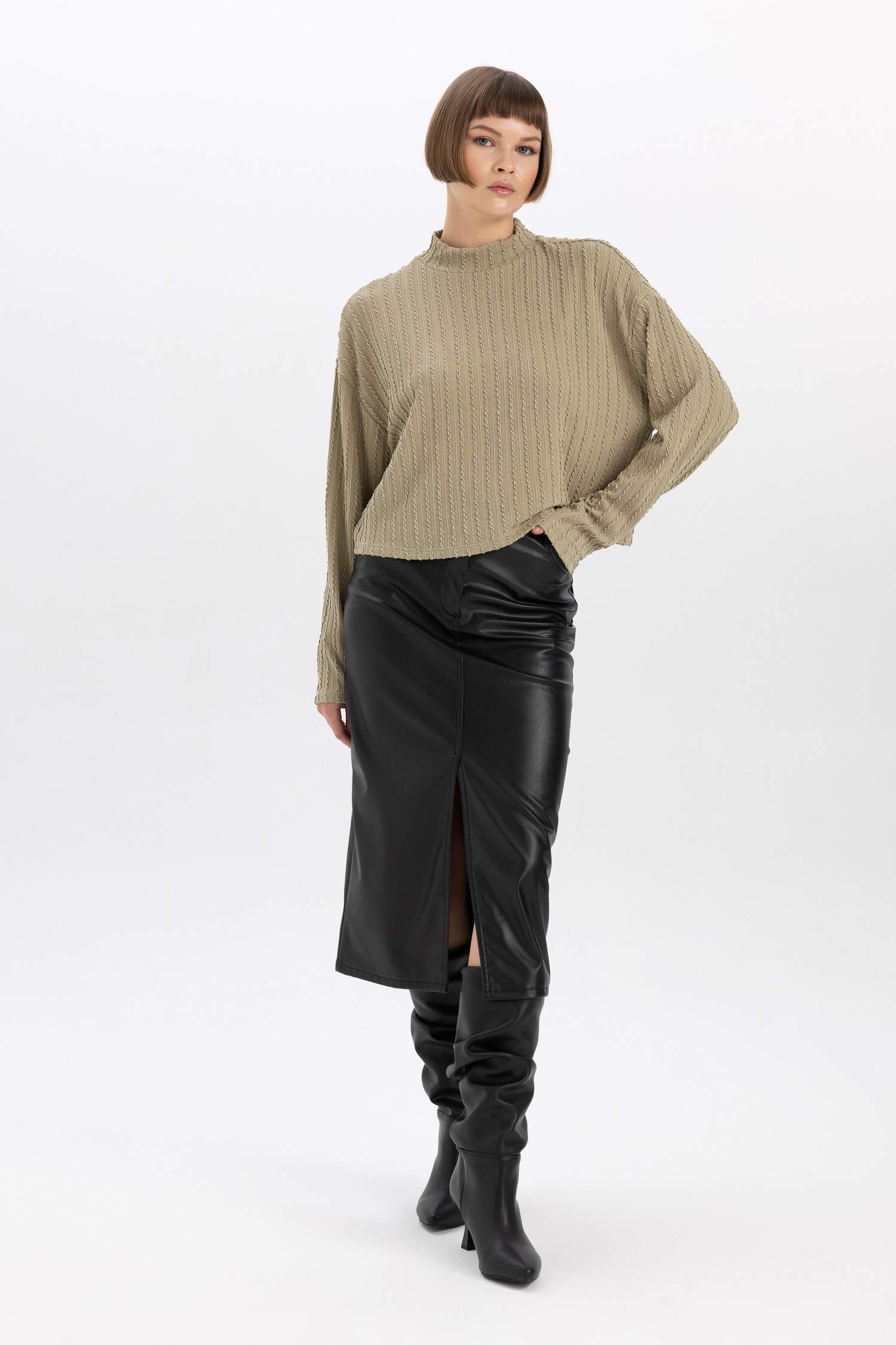 Relax Fit Half Turtleneck Basic Sweatshirt