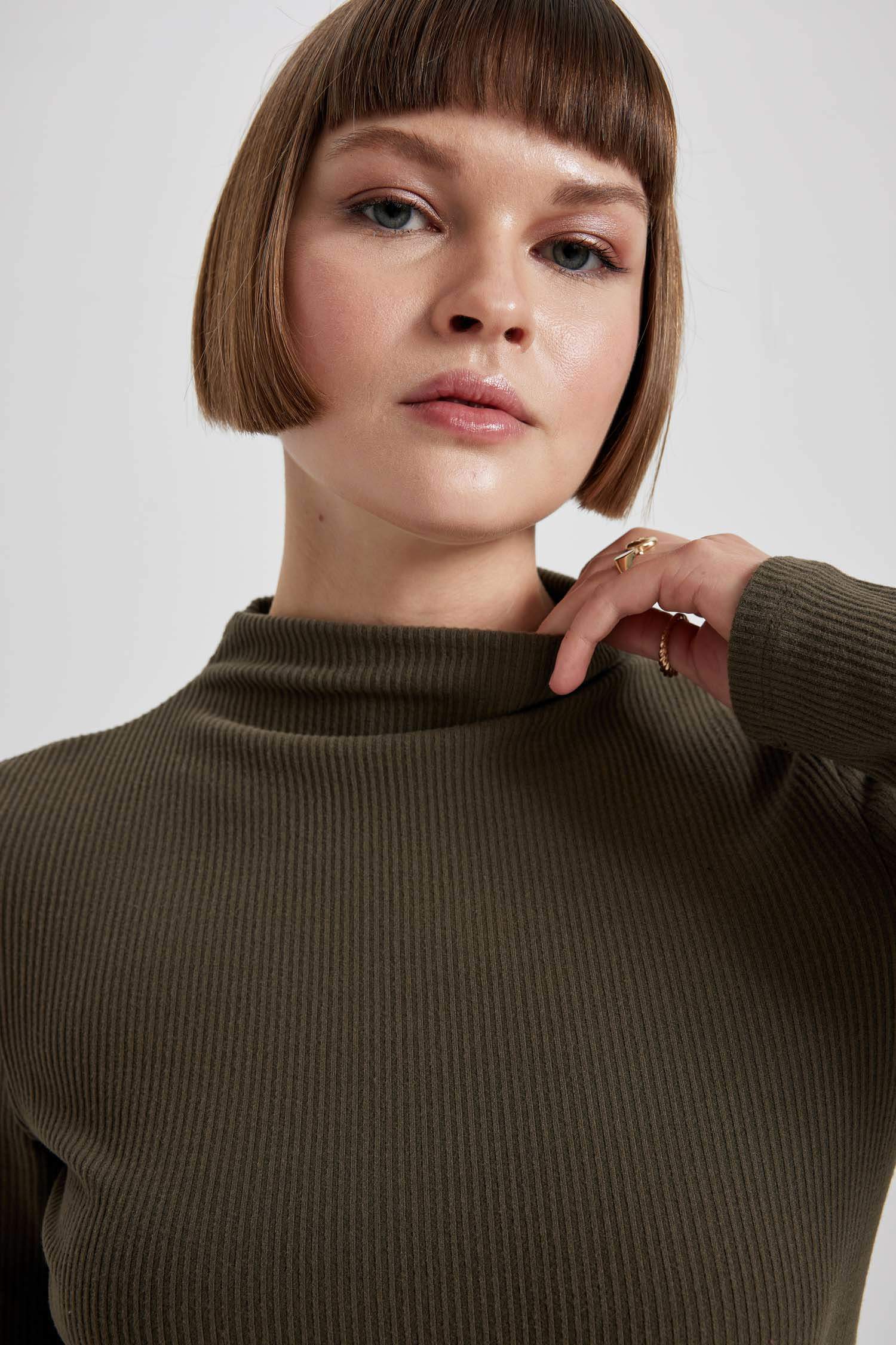 Slim Fit Turtleneck Corduroy Long Sleeve T-Shirt