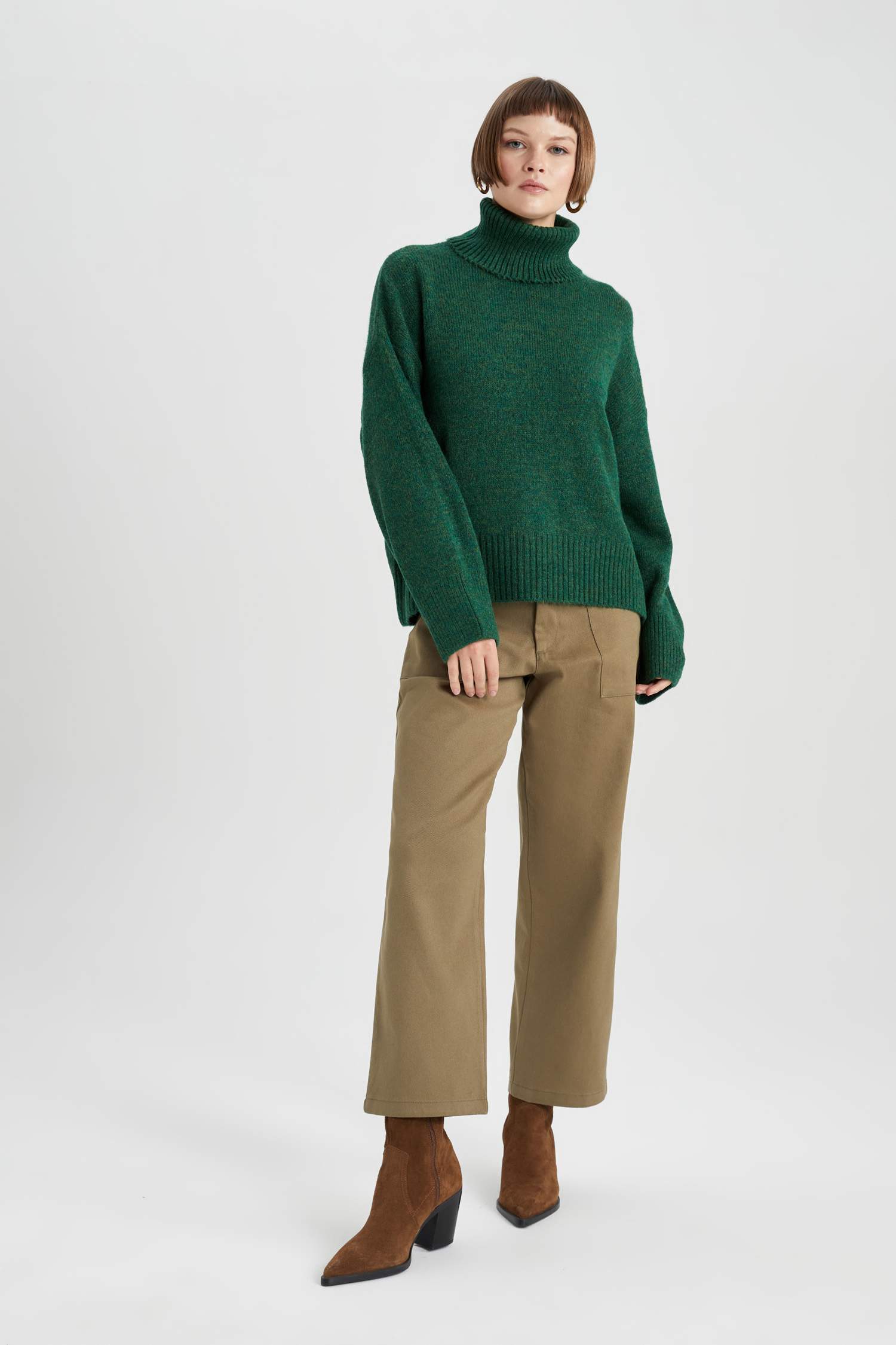 Straight Fit Regular Hem With Pockets Gabardine Trousers