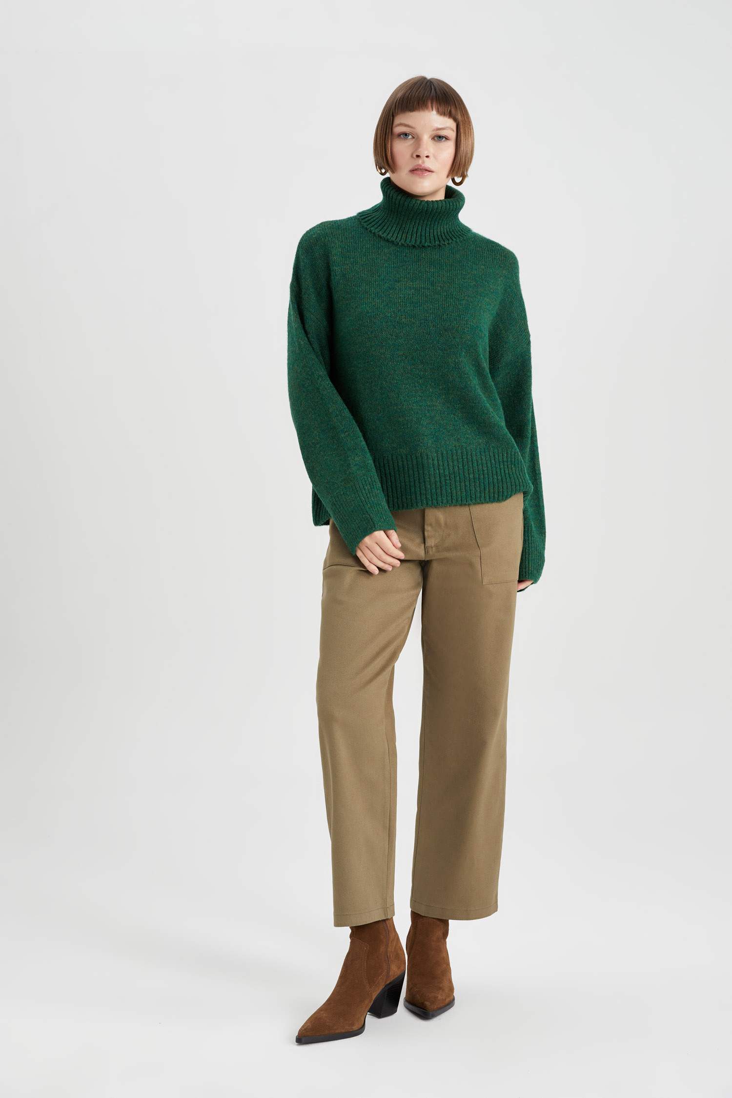 Straight Fit Regular Hem With Pockets Gabardine Trousers