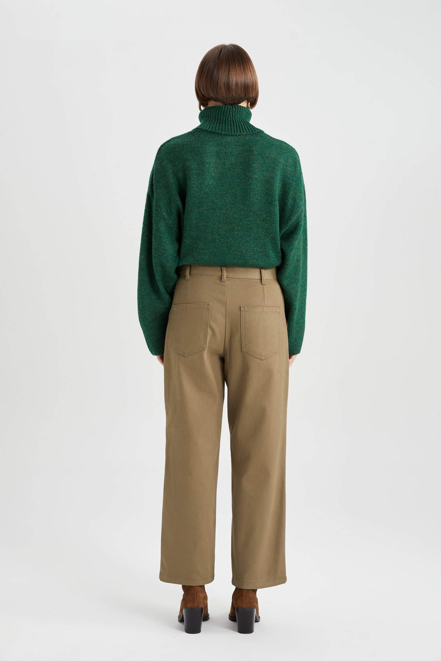 Straight Fit Regular Hem With Pockets Gabardine Trousers