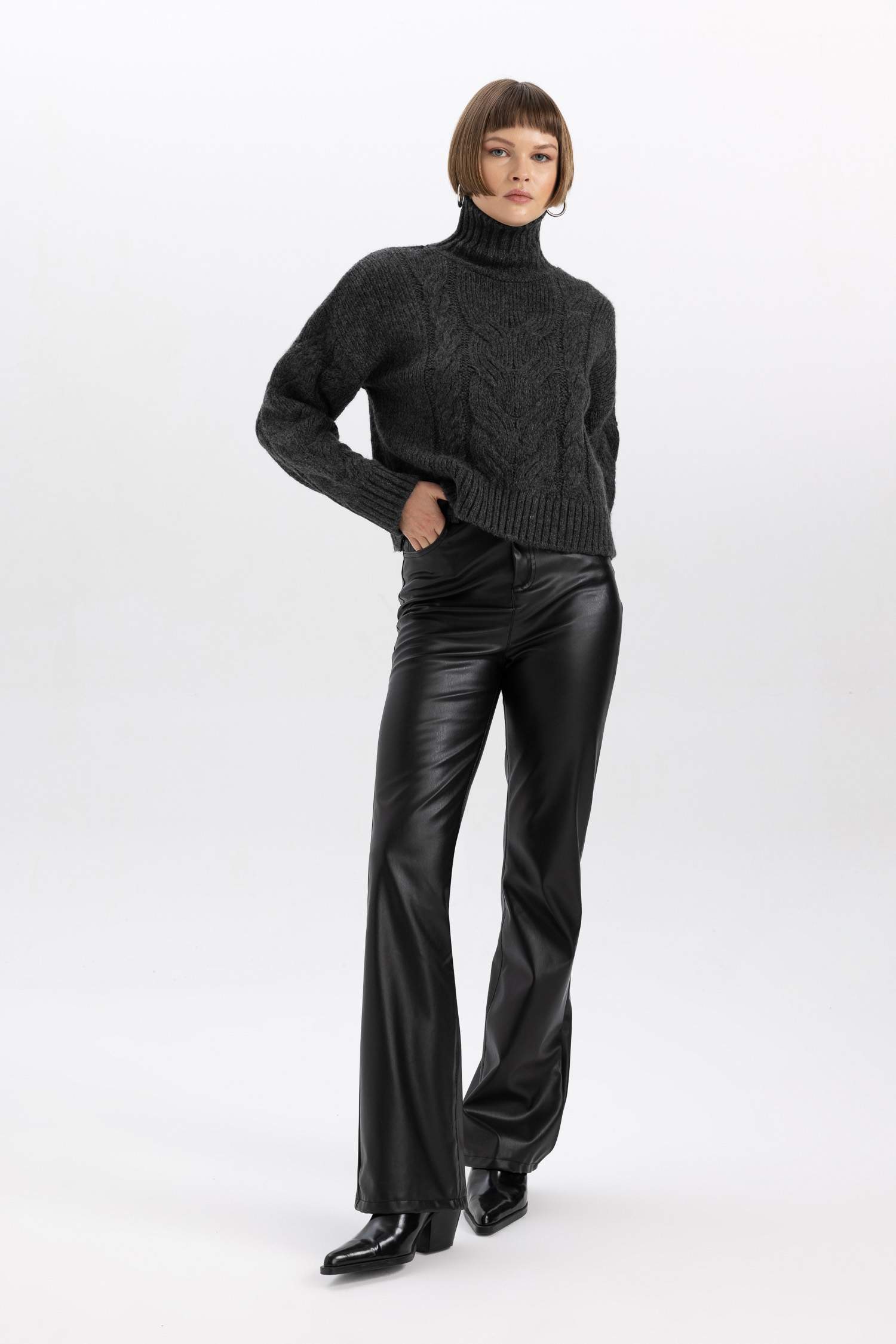 Relax Fit Yarım Balıkçı Yaka Triko Kazak