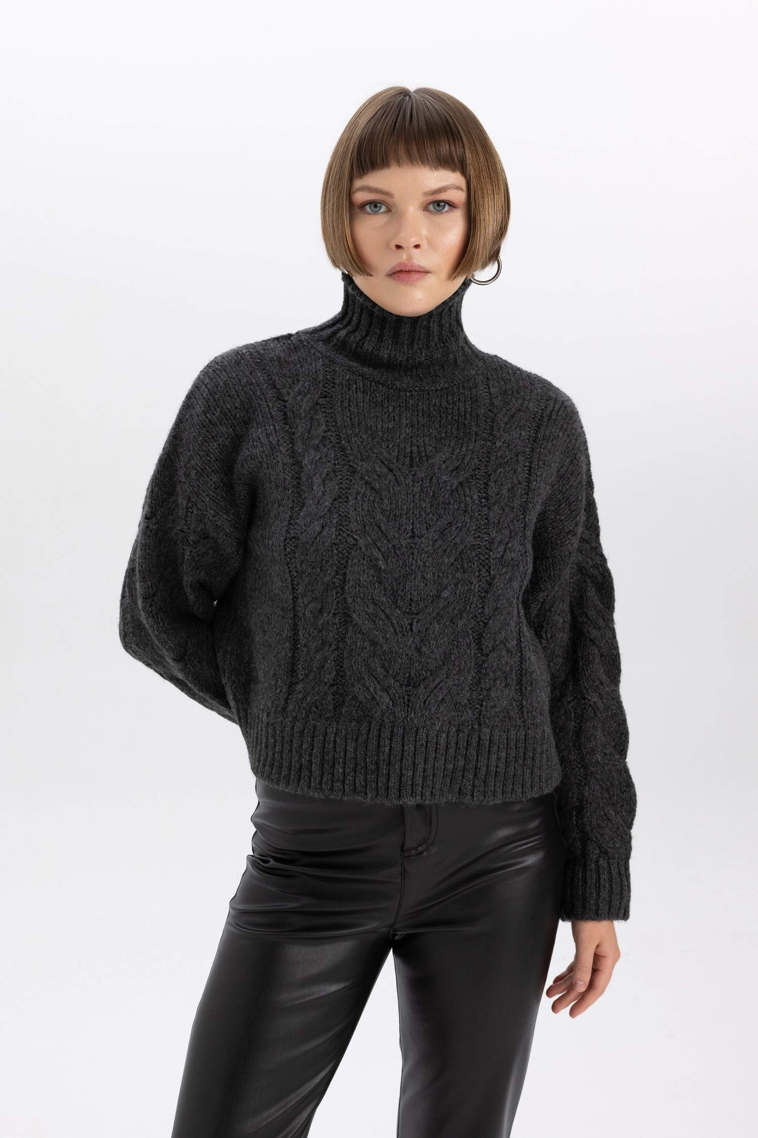 Relax Fit Yarım Balıkçı Yaka Triko Kazak