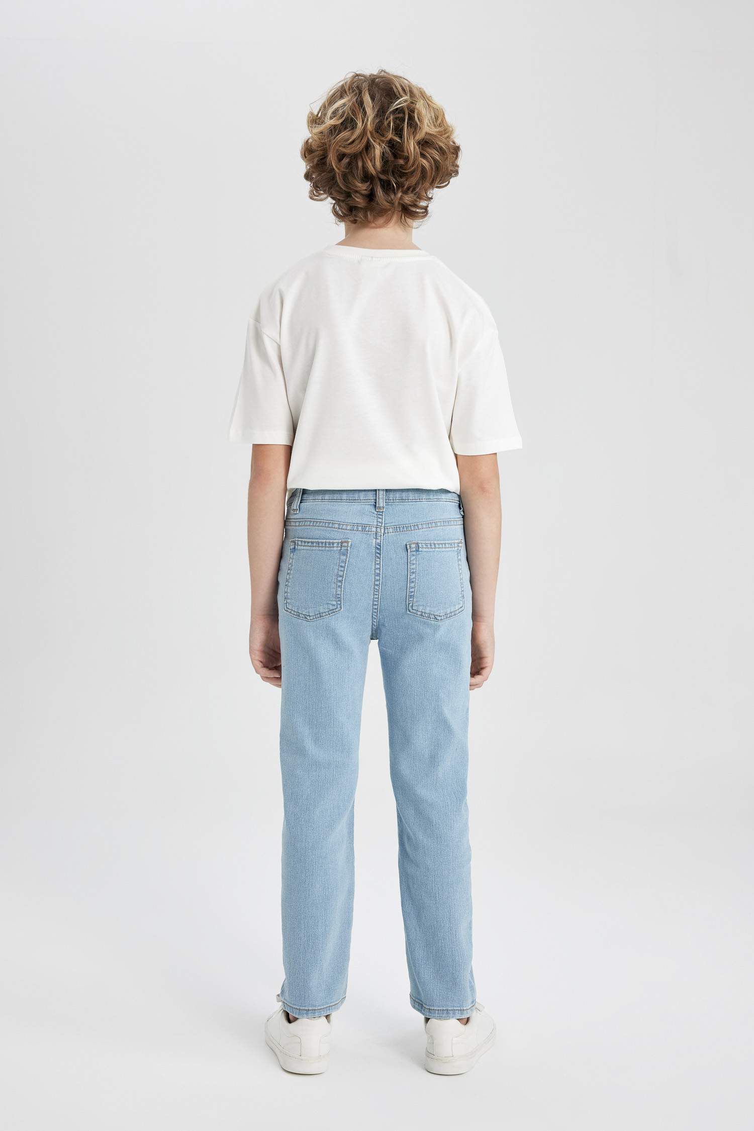 بنطرون جينز ولادي قصة مستقيمة ستاندارت