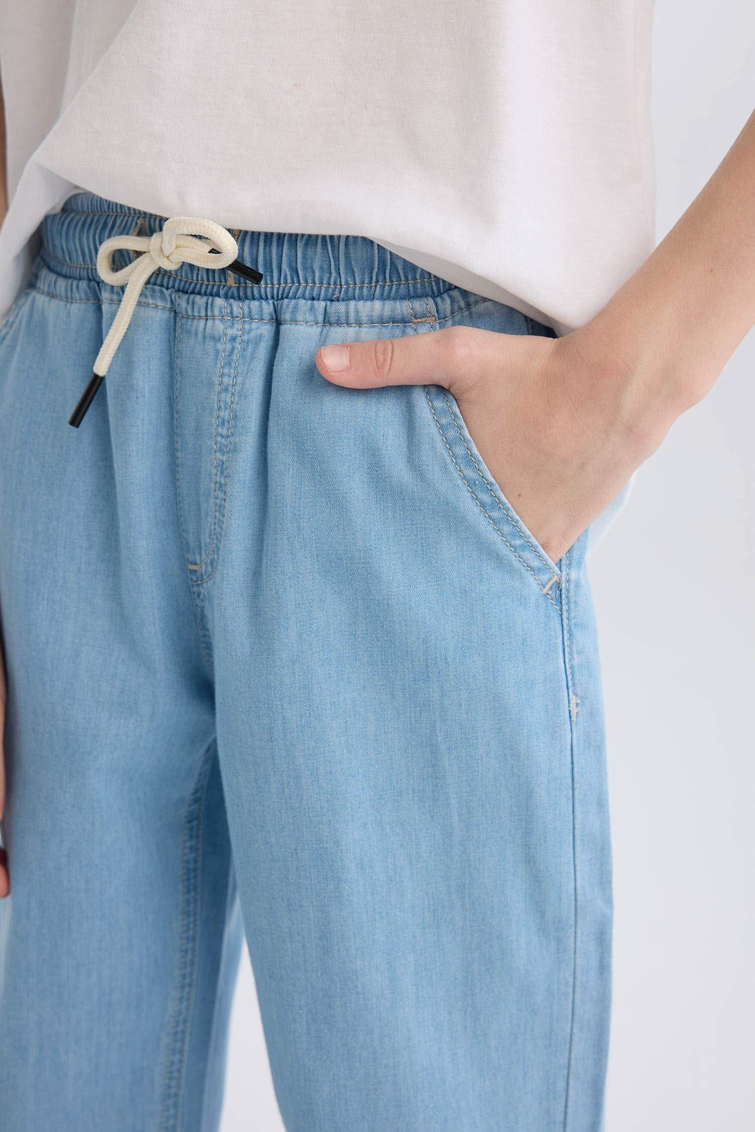 Boy Straight Fit Straight Leg Jeans