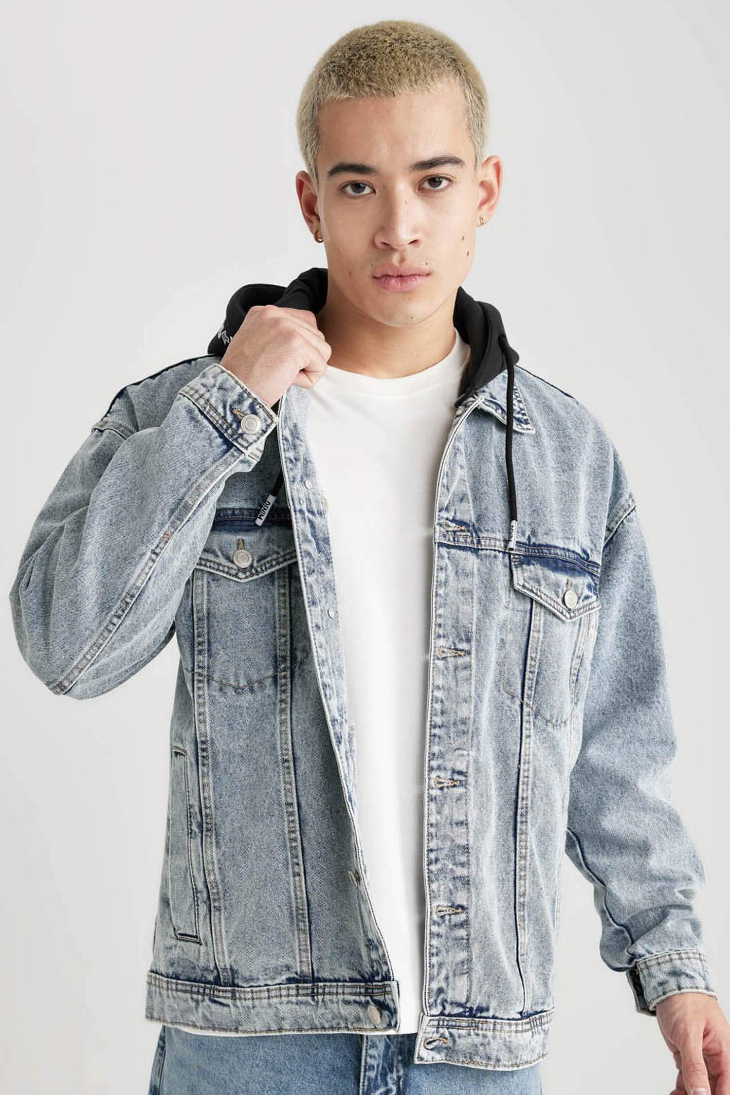 Жакет оверсайз с капюшоном