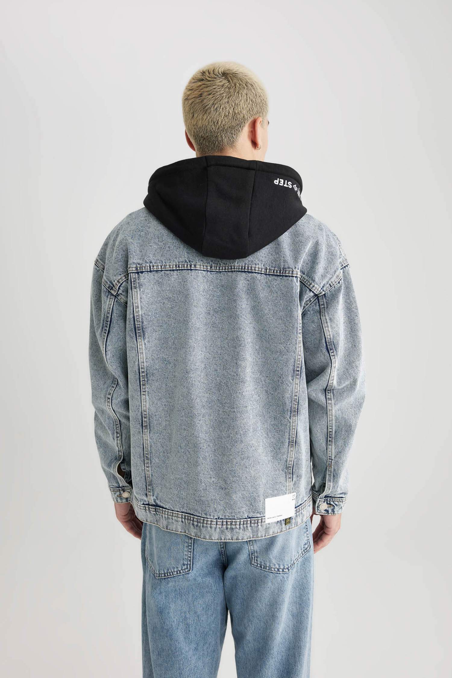 Жакет оверсайз с капюшоном