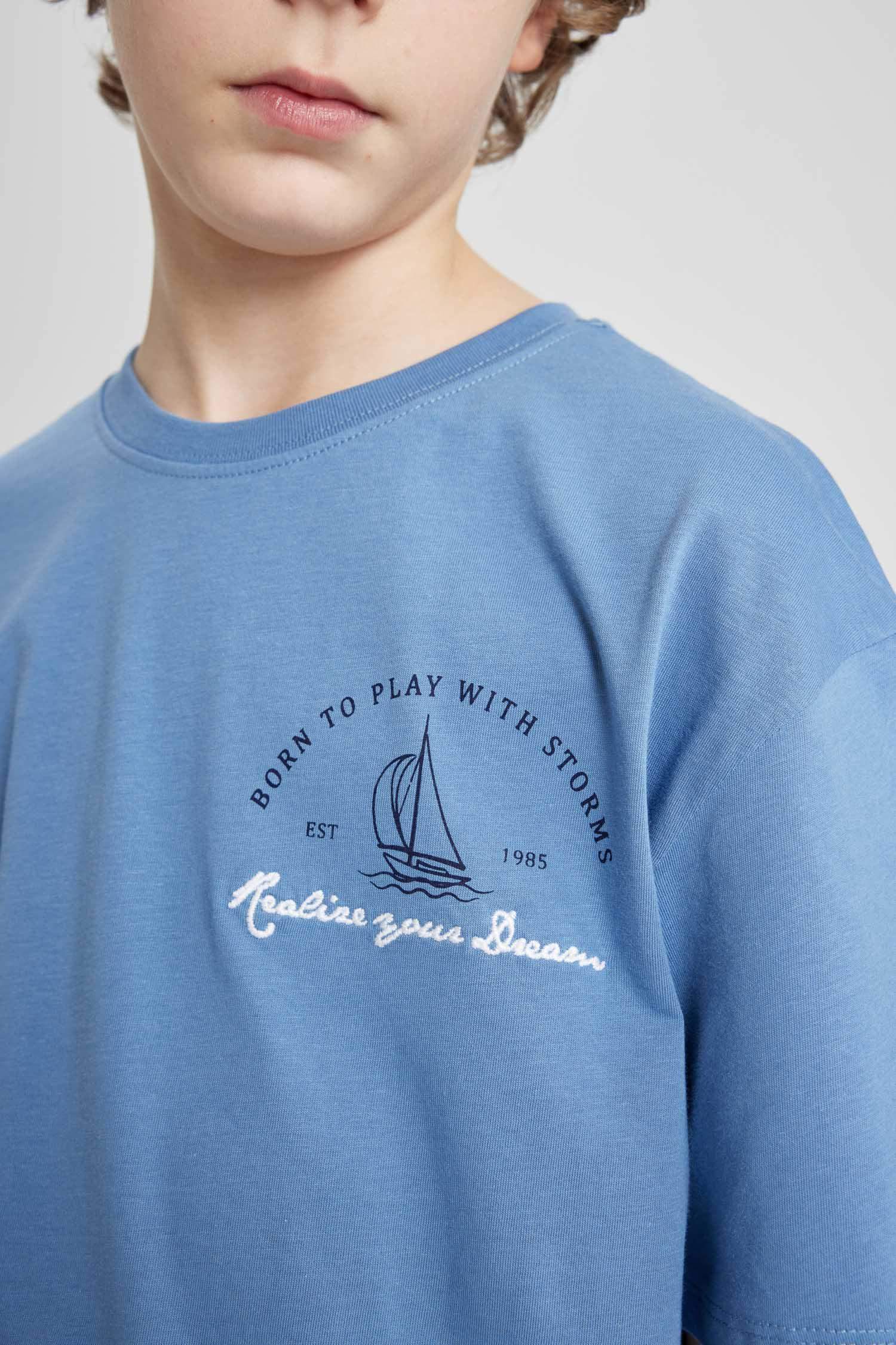 Boy Oversize Fit Crew Neck Printed T-Shirt