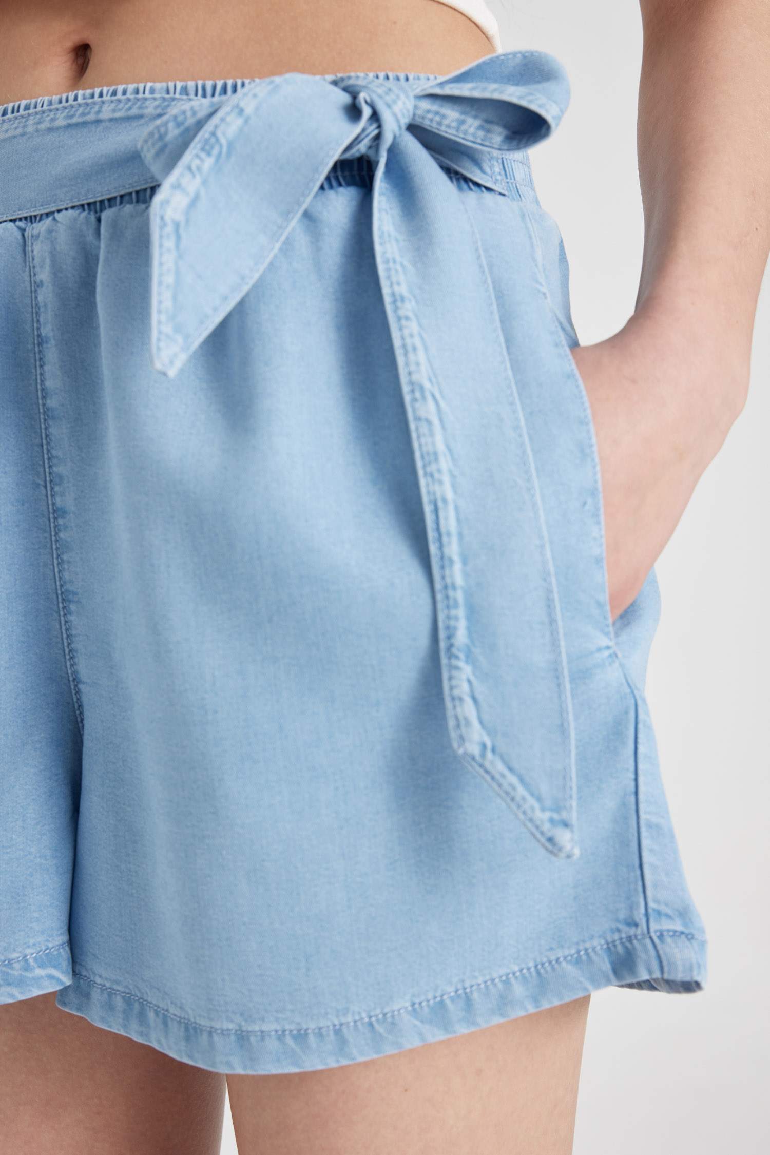 شورت بخصر عالي قماش ايوسل