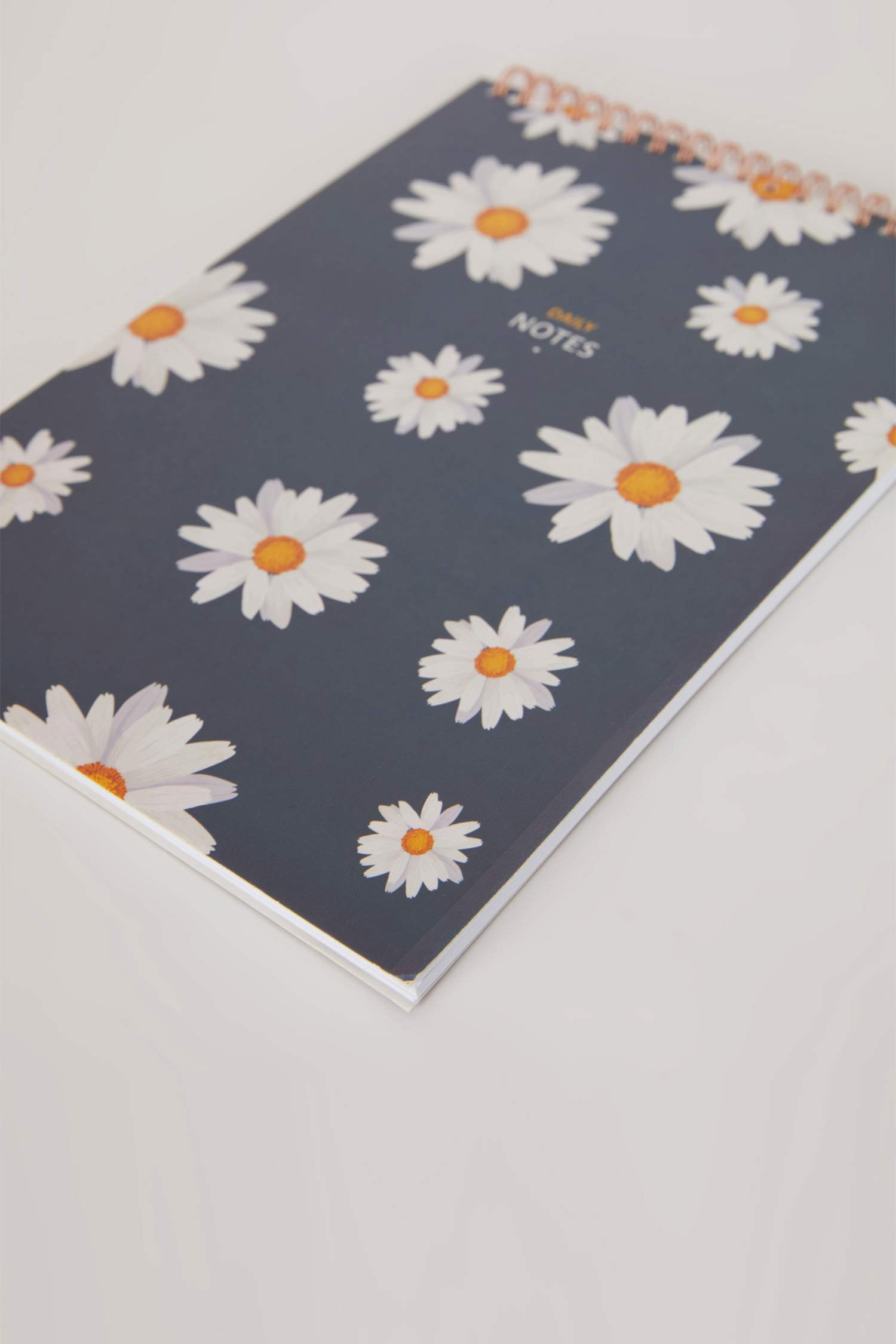 Papatya Desenli Çizgili Dikey Spiralli 17x24 cm Not Defteri